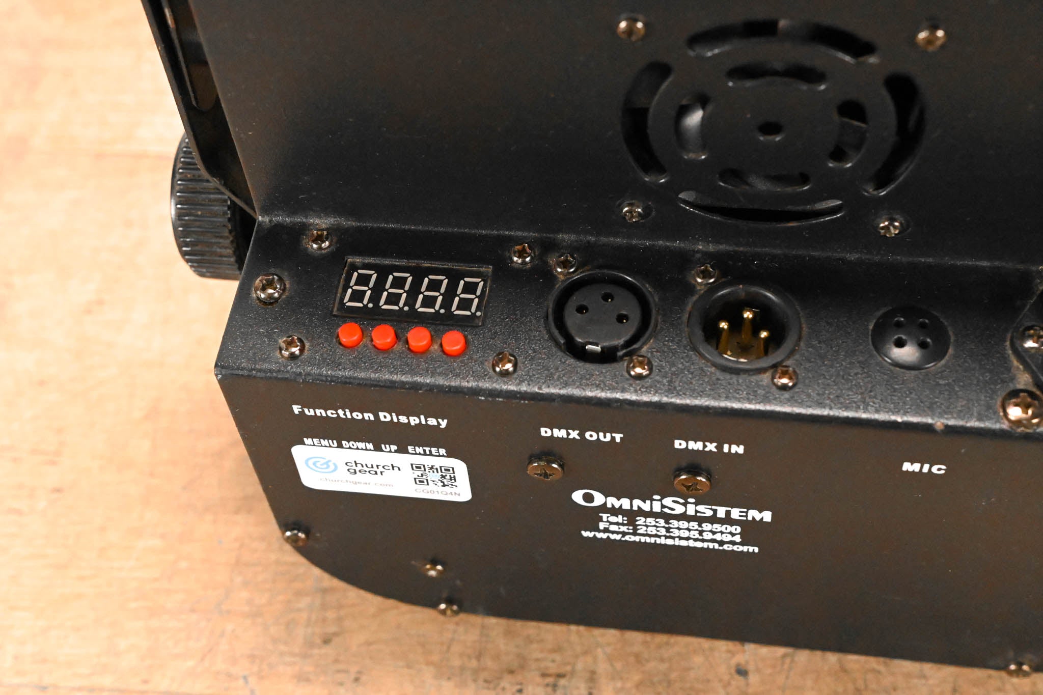 OmniSistem Thin Par Plus RGBW 6 x 10W RGBA Par Can Light