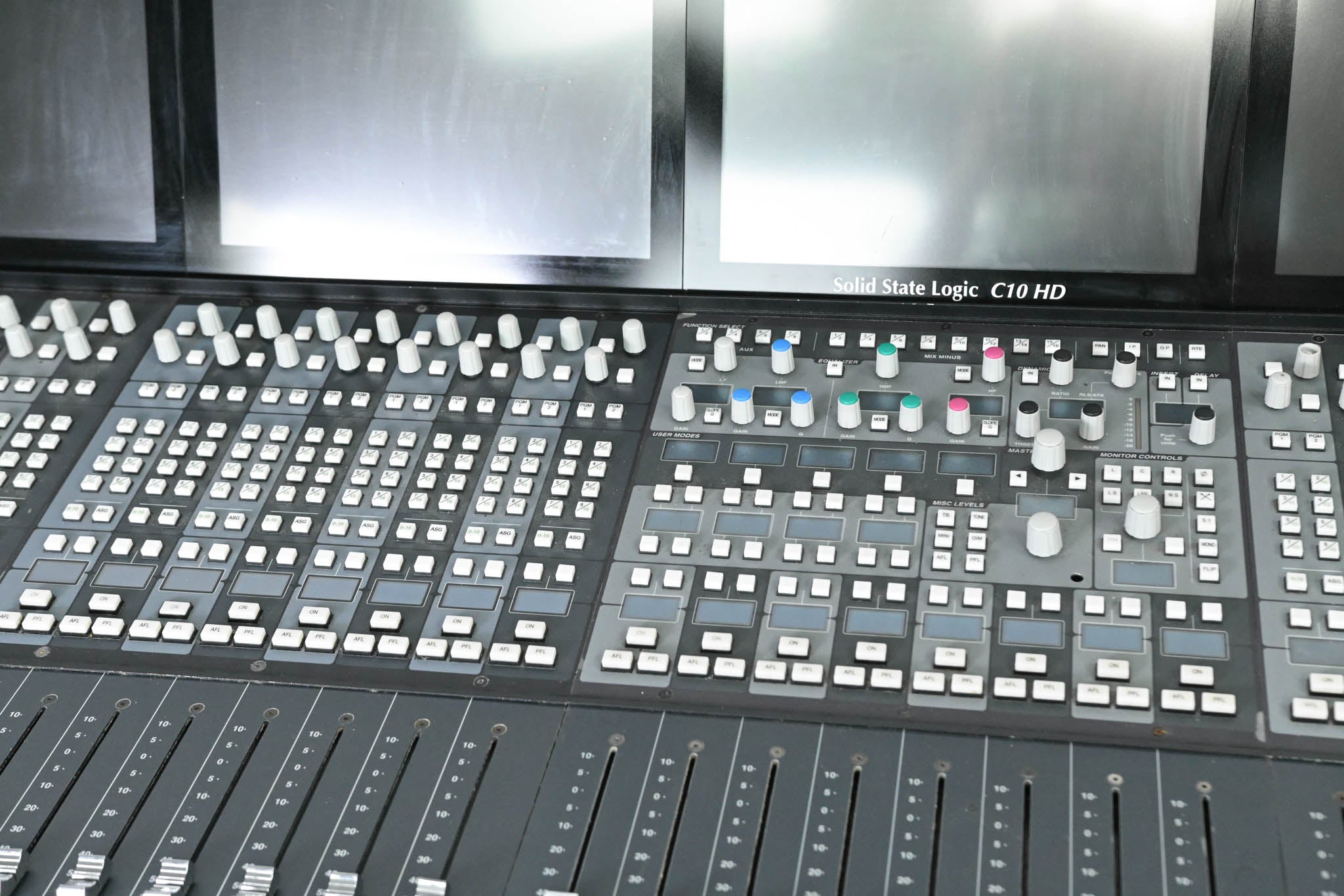 Solid State Logic C10 HD 32-Channel Digital Broadcast Console Surface