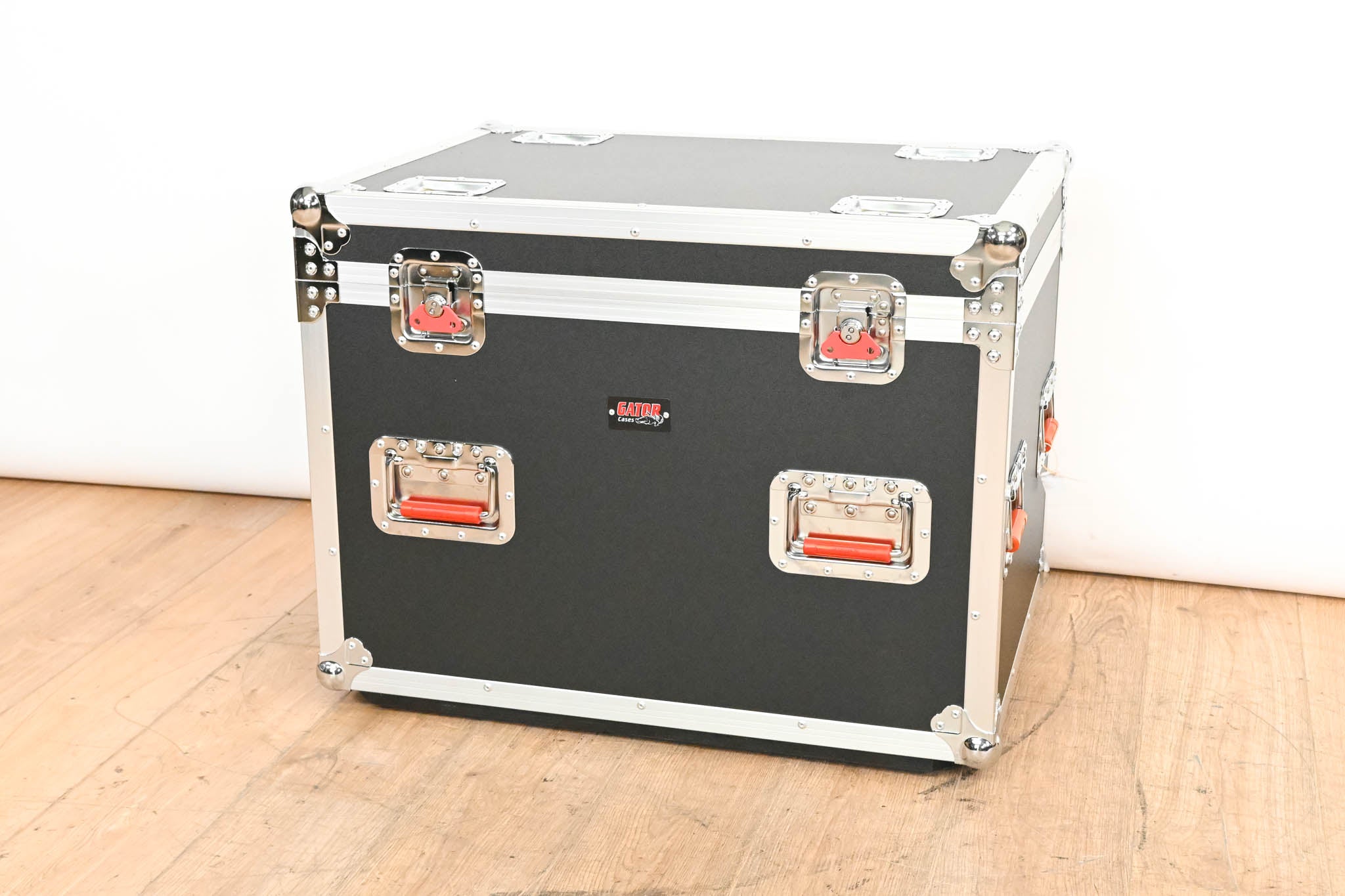 Gator Cases G-TOUR TRK3022HS Truck Pack Trunk w/ Casters 30″ x 22″ x 22″