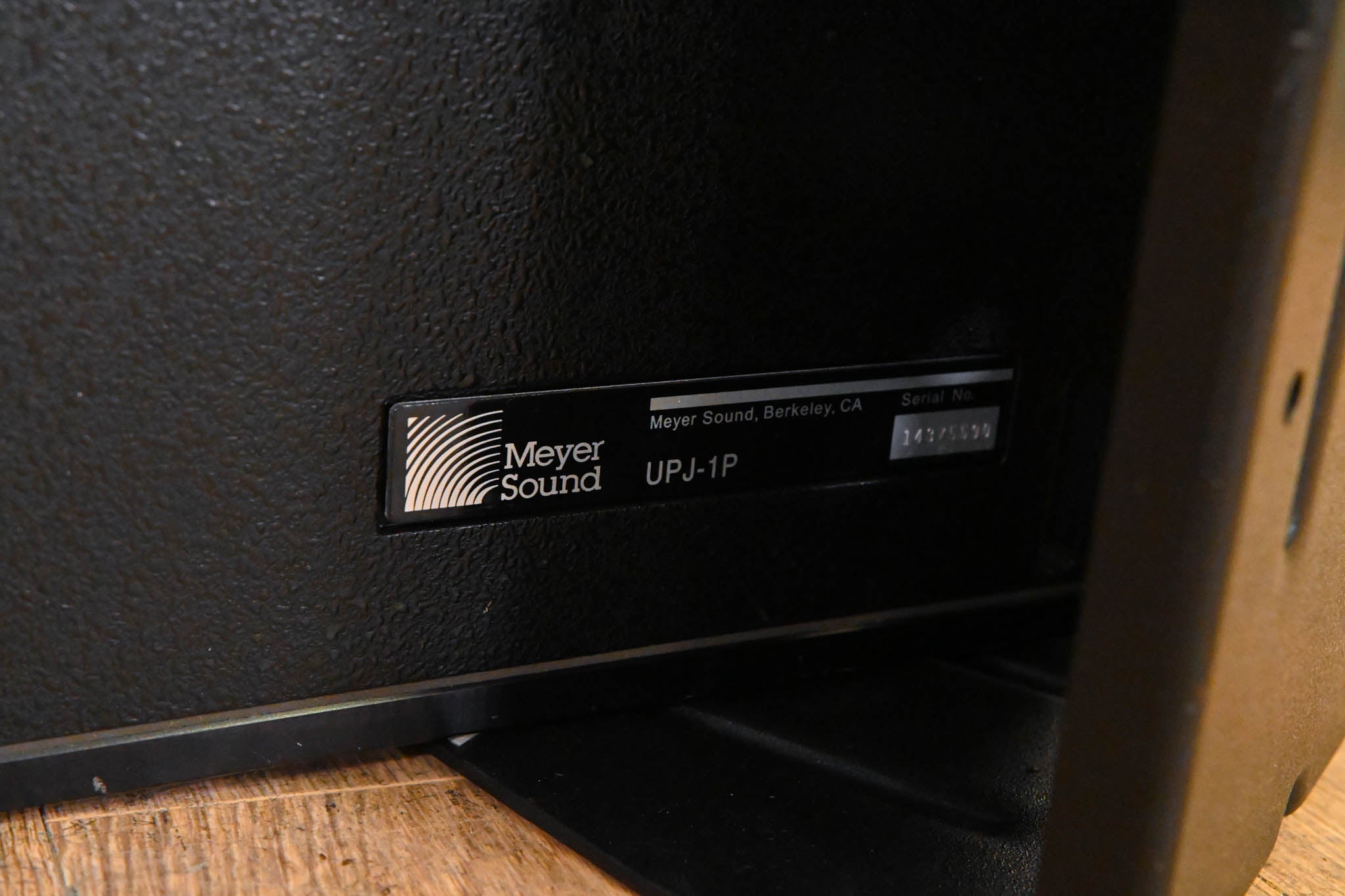 Meyer Sound UPJ-1P Compact VariO Loudspeaker (PAIR)