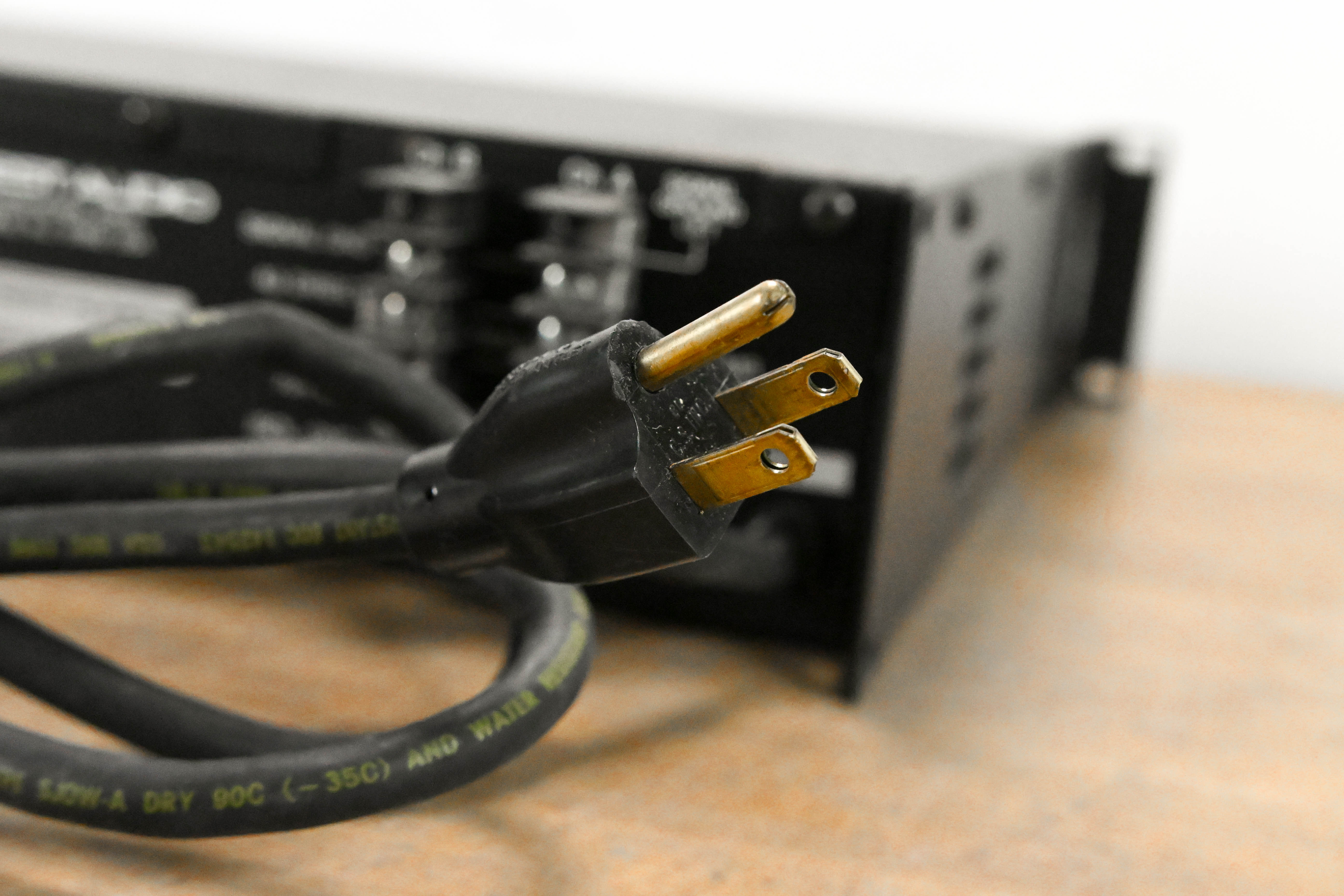 Crest Audio FCV220 2-Channel Installation Power Amplifier