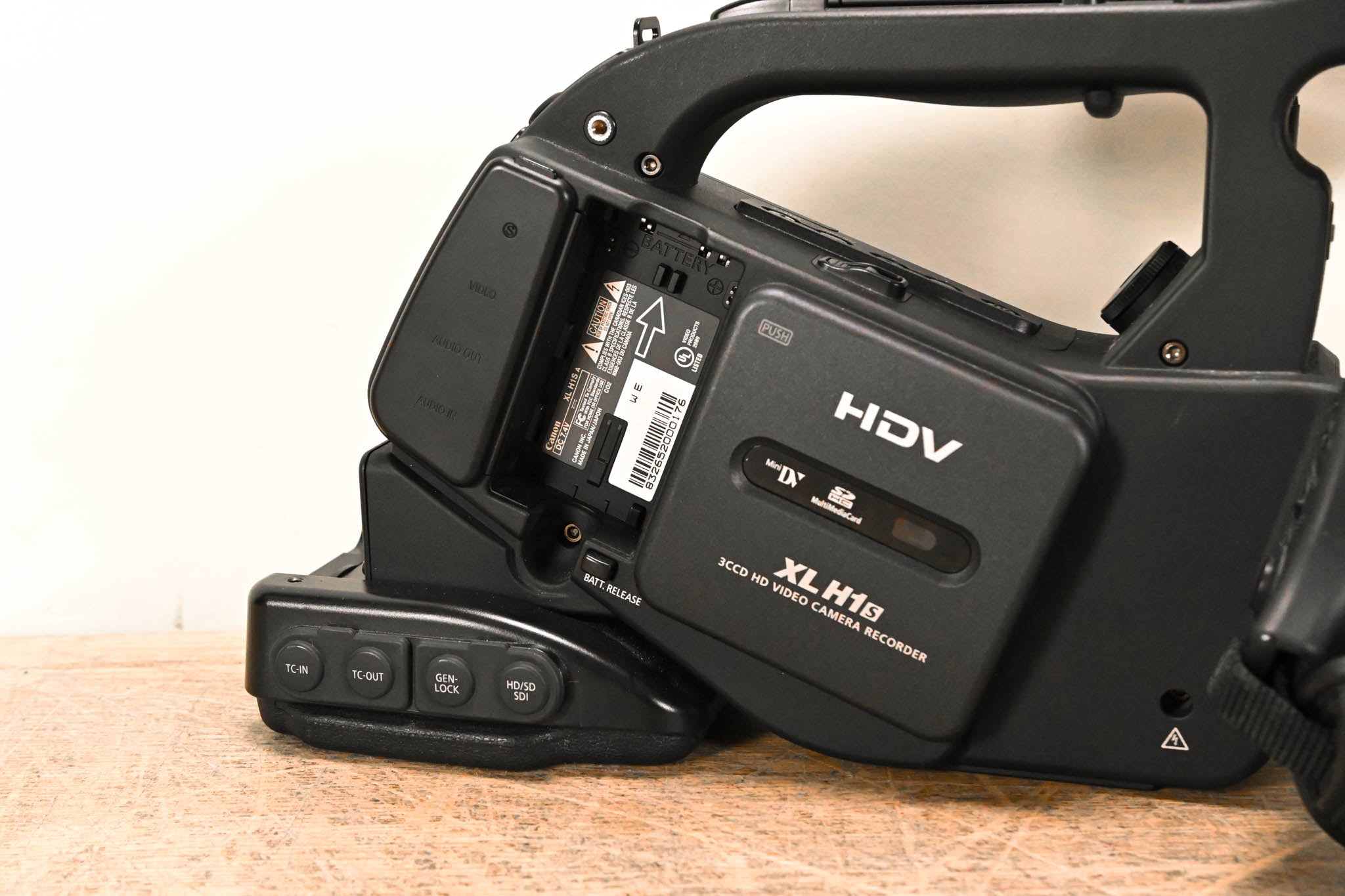 Canon XL H1s 3-CCD High Definition Camcorder