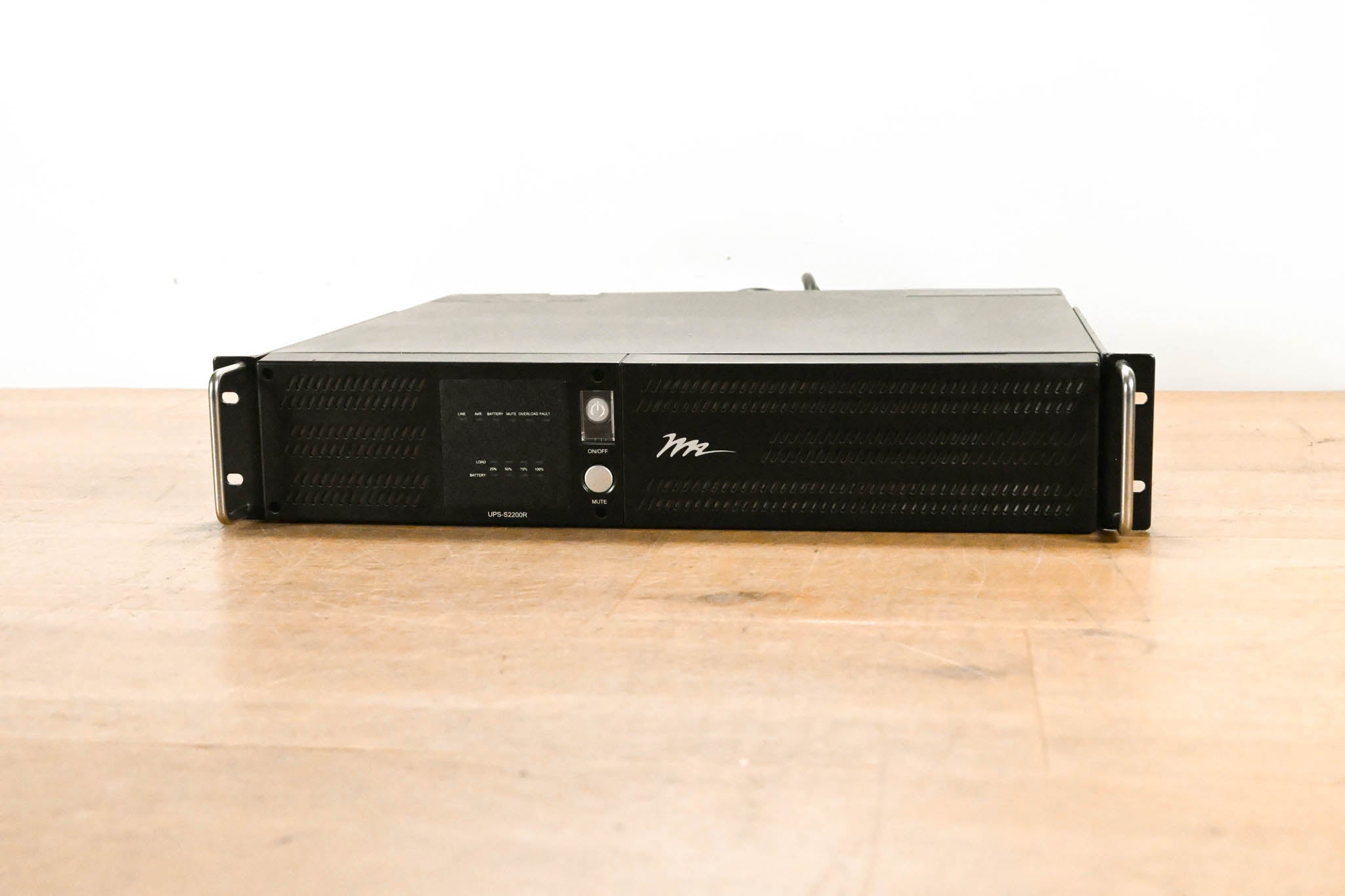 Middle Atlantic UPS-S2200R Select Series Uninterruptible PSU (2200 VA)