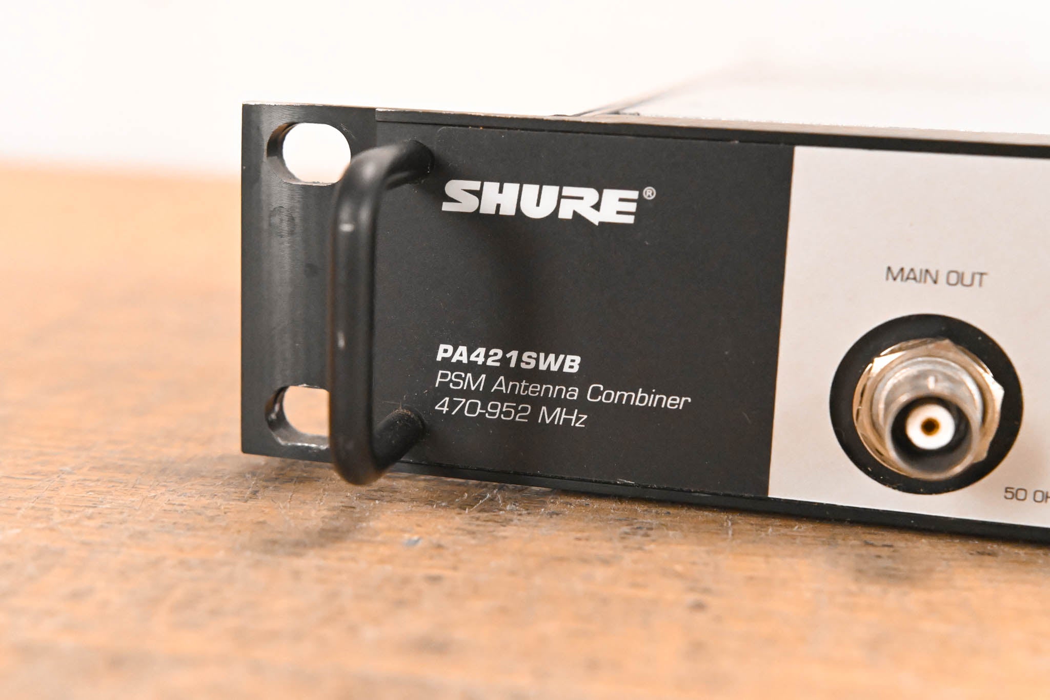 Shure PA421SWB 4-Port Antenna Combiner - 470-952 MHz