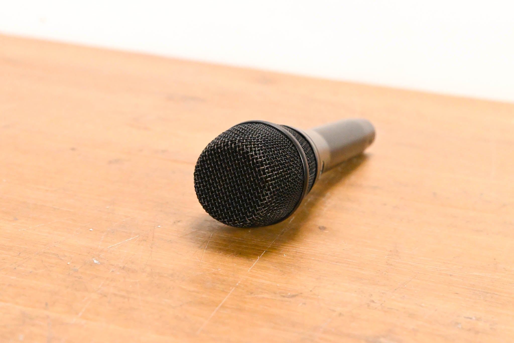 Shure KSM9HS Dual-Pattern Condenser Handheld Vocal Microphone