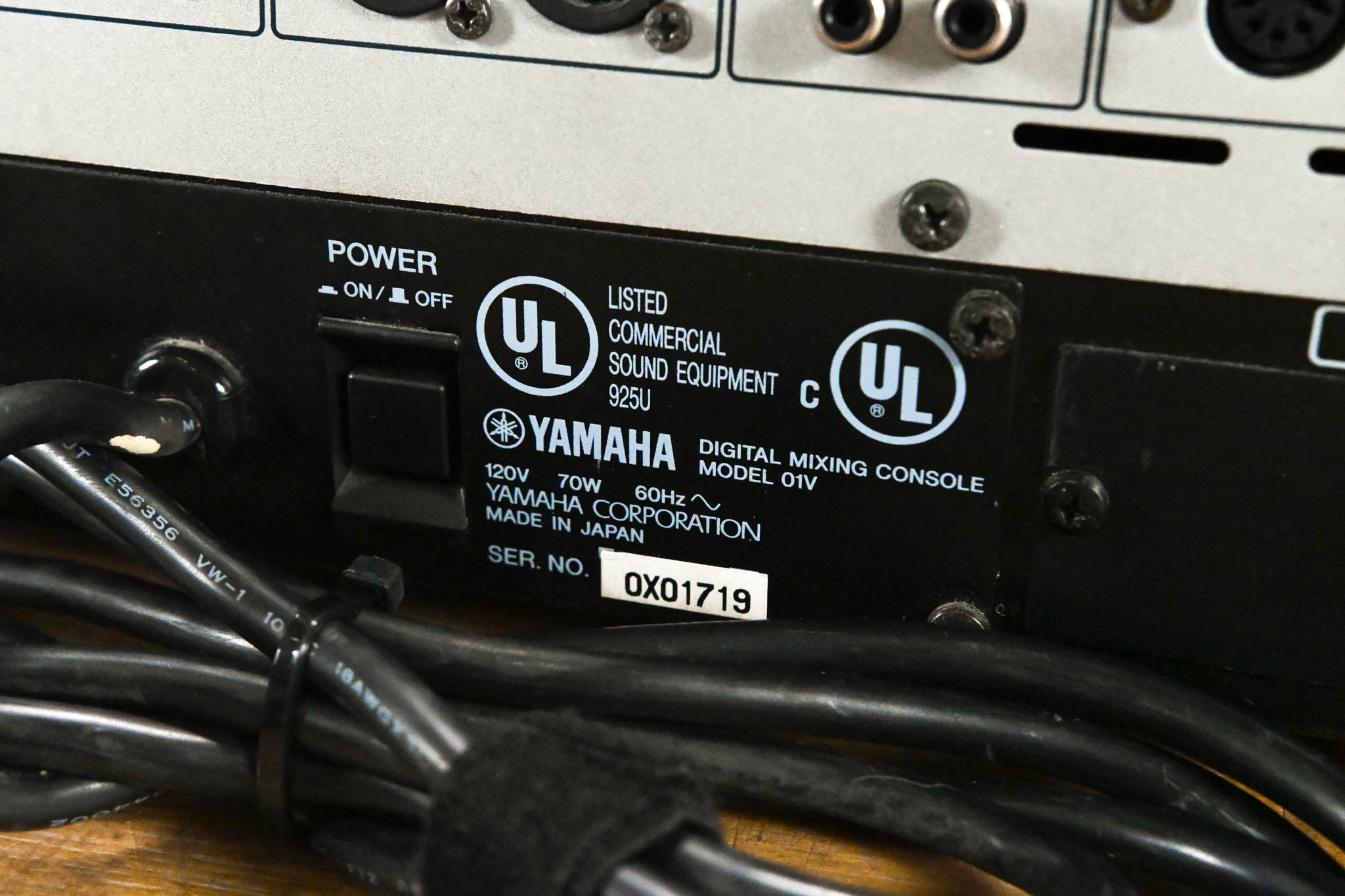 Yamaha 01V 16-Channel Digital Audio Console