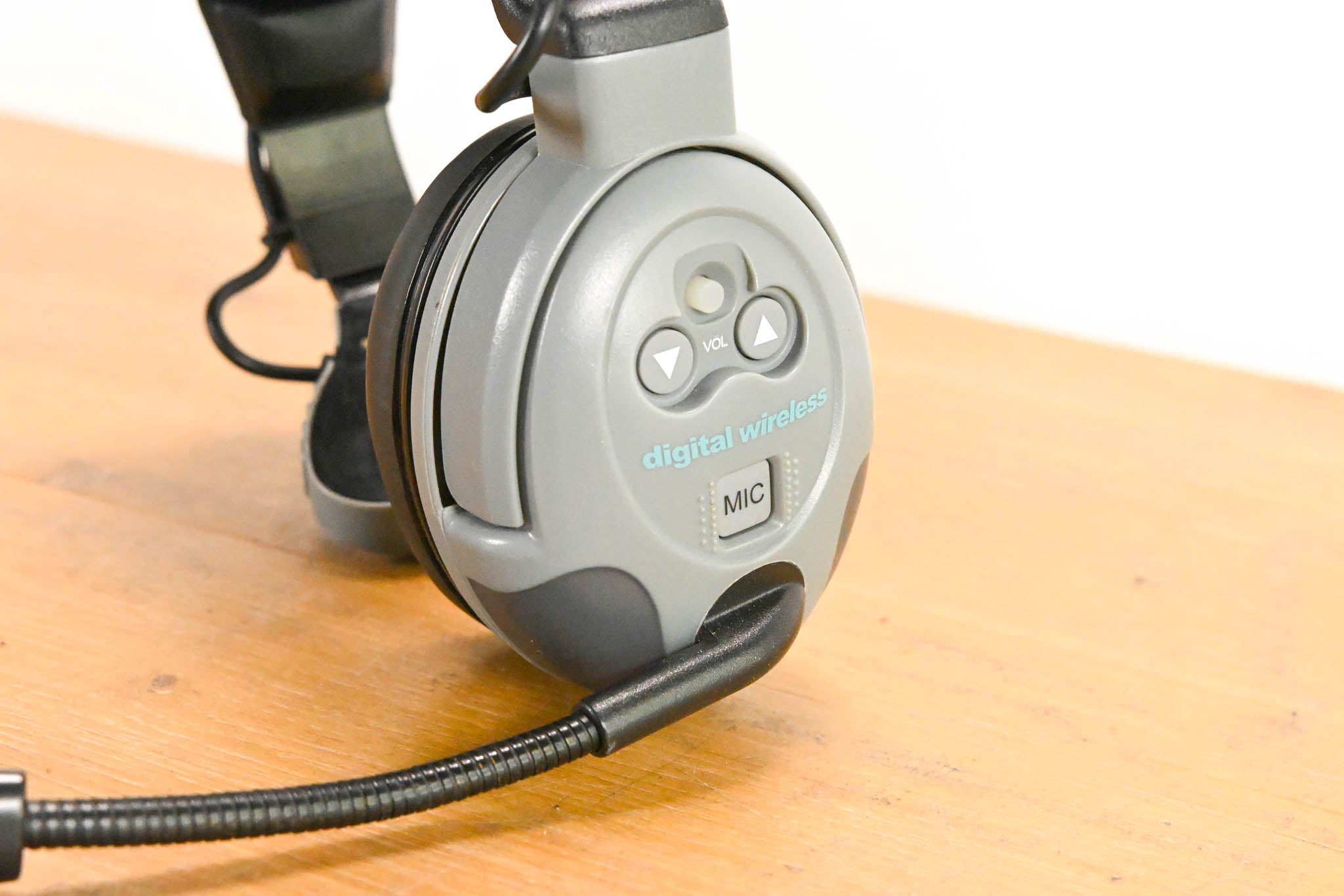 Eartec ComSTAR Single-Ear Full Duplex Wireless Headset