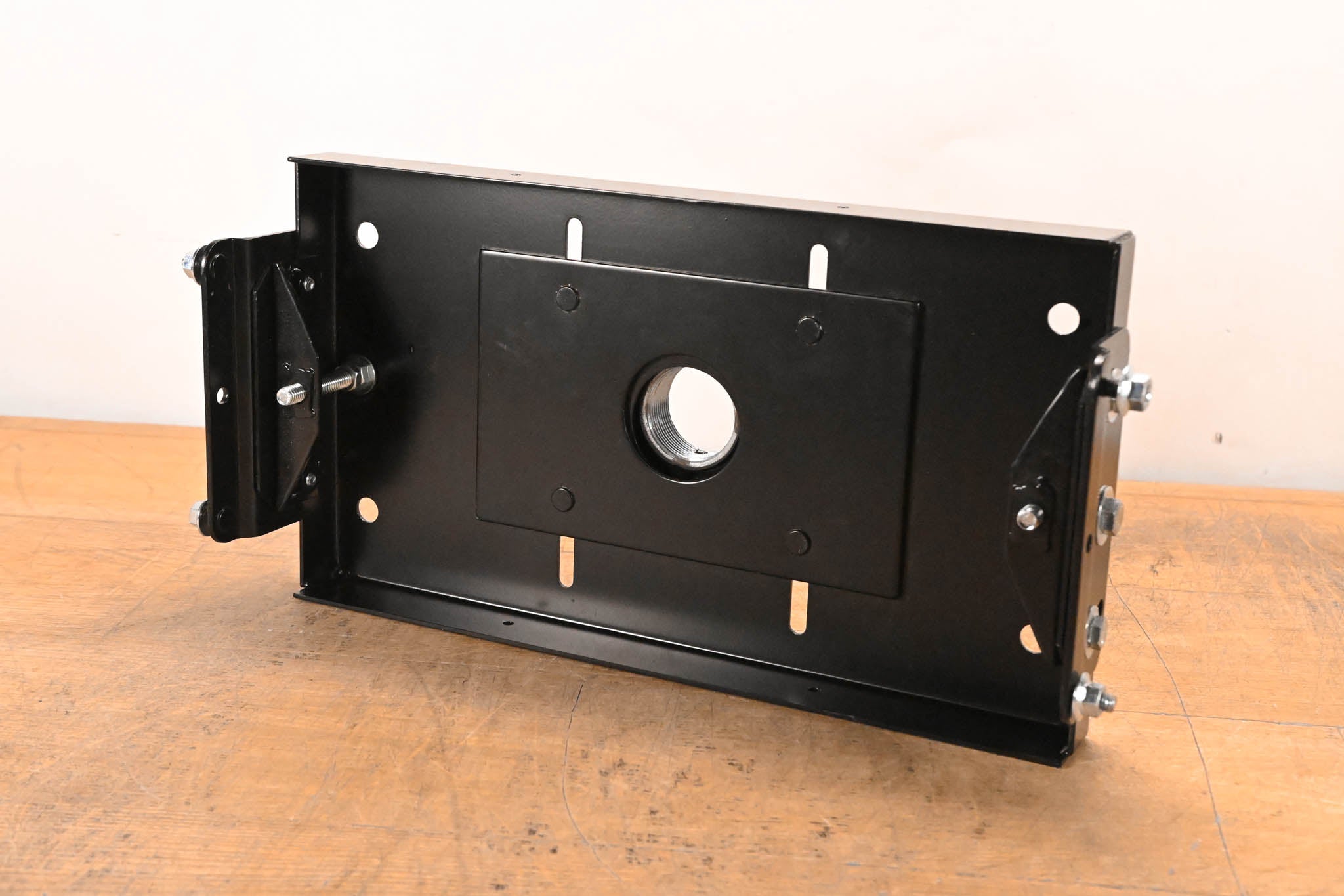 Chief VCM-20 Heavy Duty LCD/CRT Projector Ceiling Mount