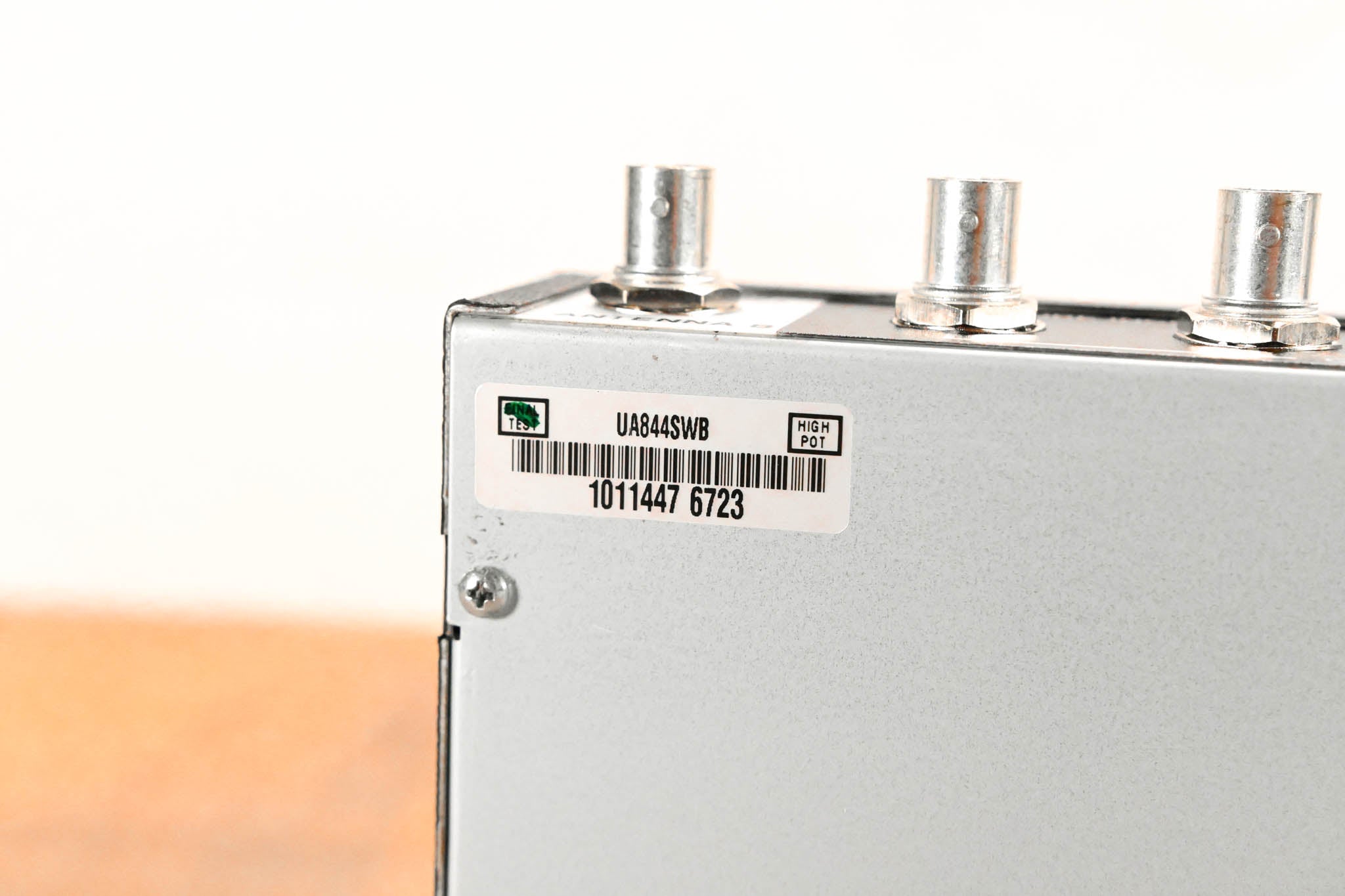 Shure UA844SWB Antenna Distribution System - 470-952 MHz