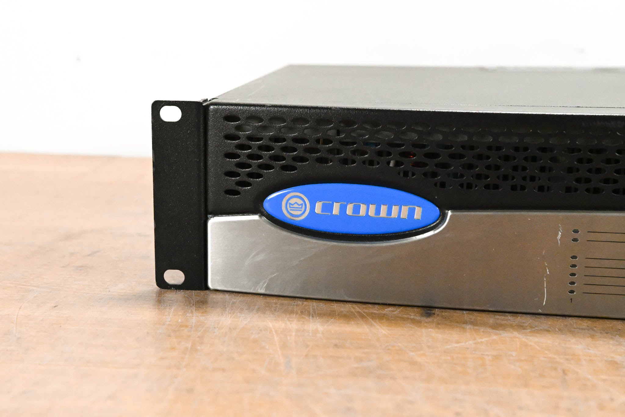 Crown CTs 600 Two-Channel 300W Power Amplifier