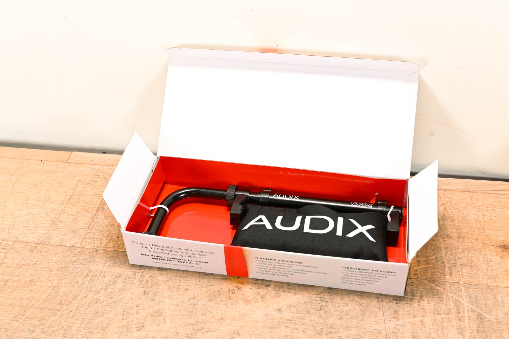 Audix i5 Cardioid Dynamic Instrument Microphone w/ CabGrabber Mic Clamp