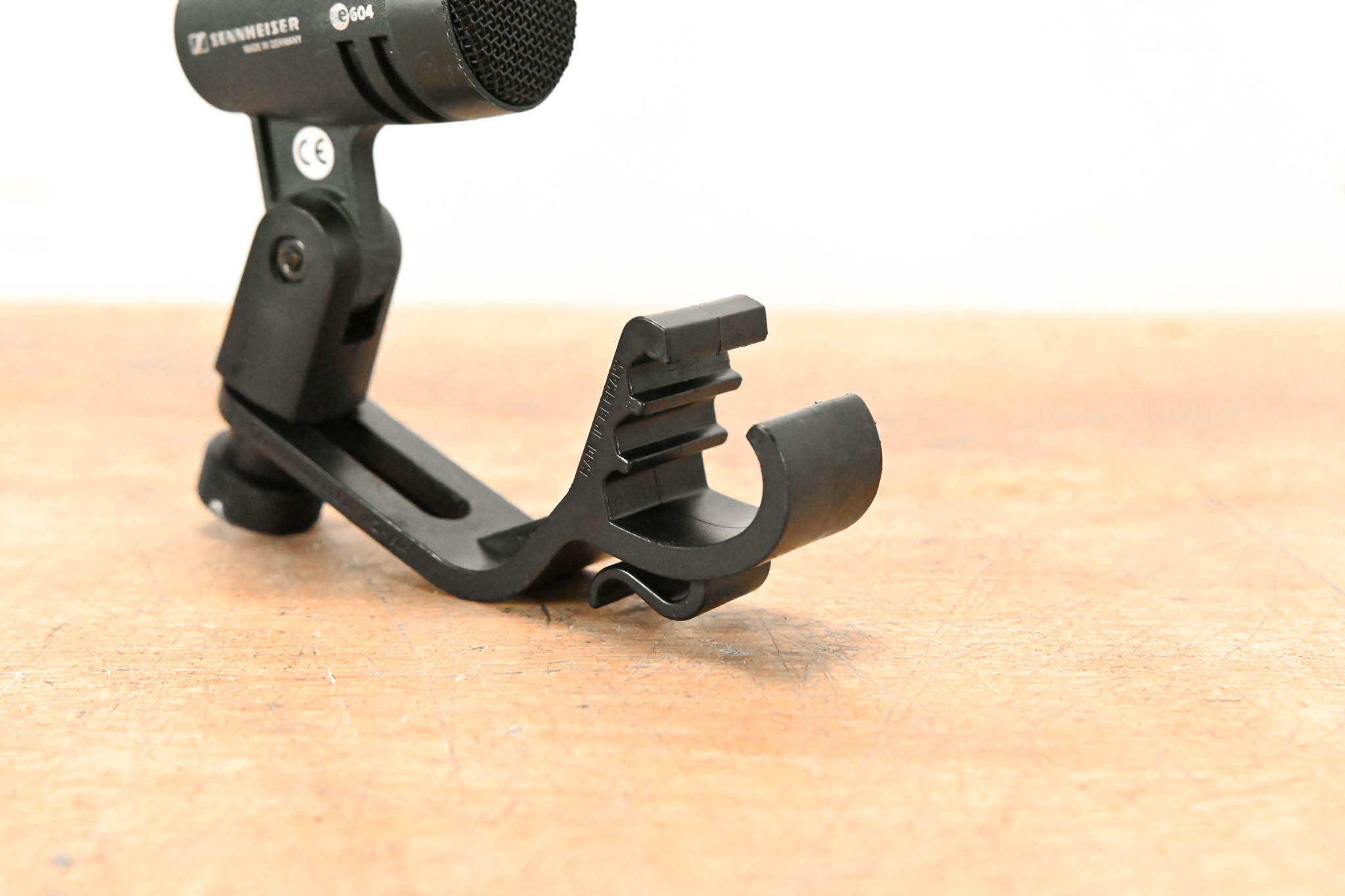 Sennheiser e 604 Dynamic Cardioid Instrument Microphone