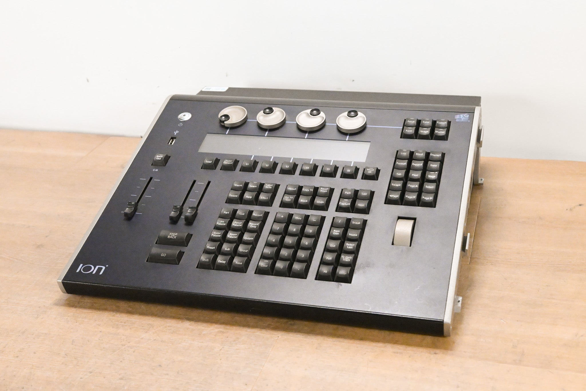 ETC ION 1000 Lighting Console