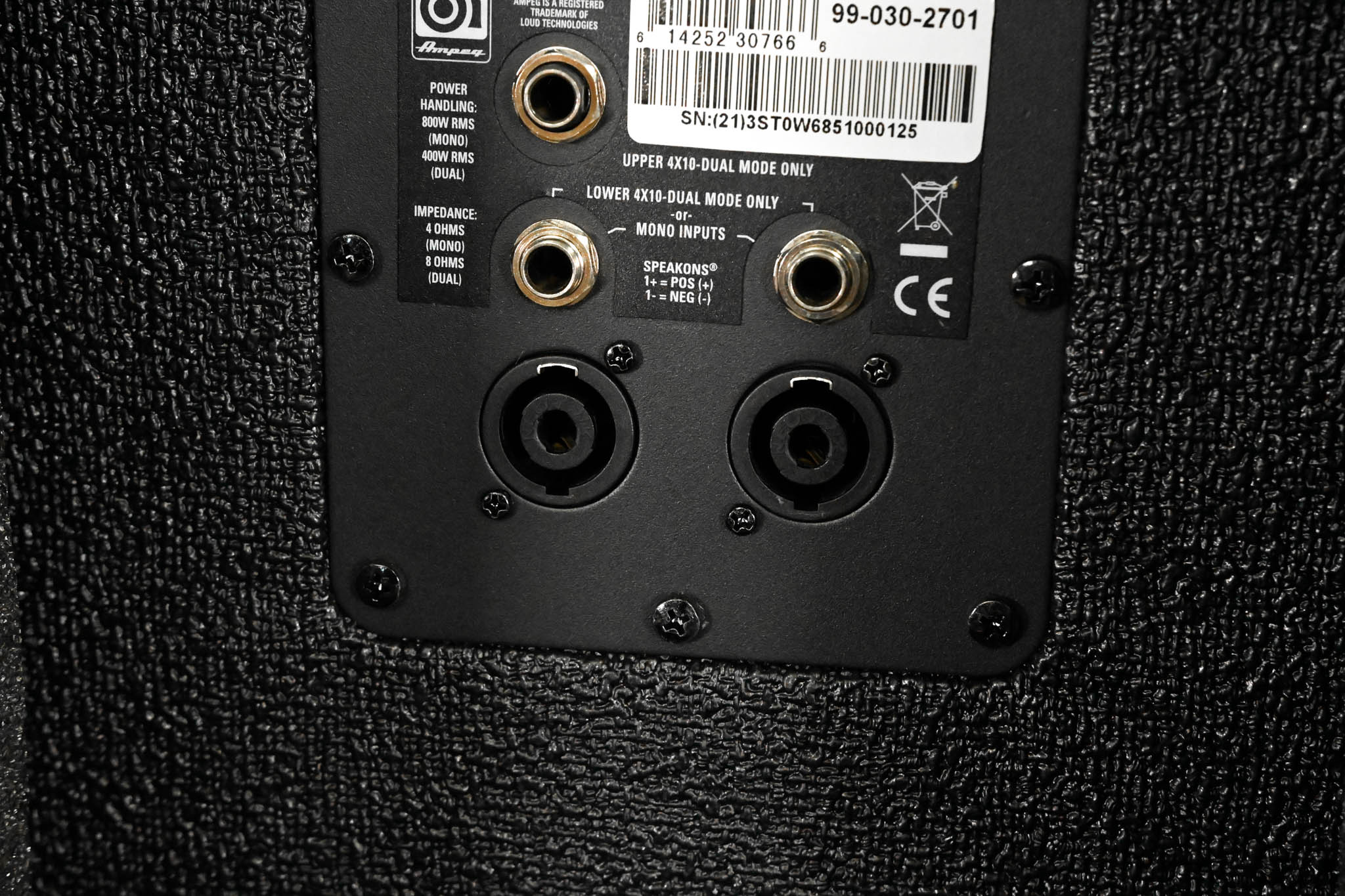 Ampeg SVT-810E 8x10" 800W Bass Cabinet with Road Case
