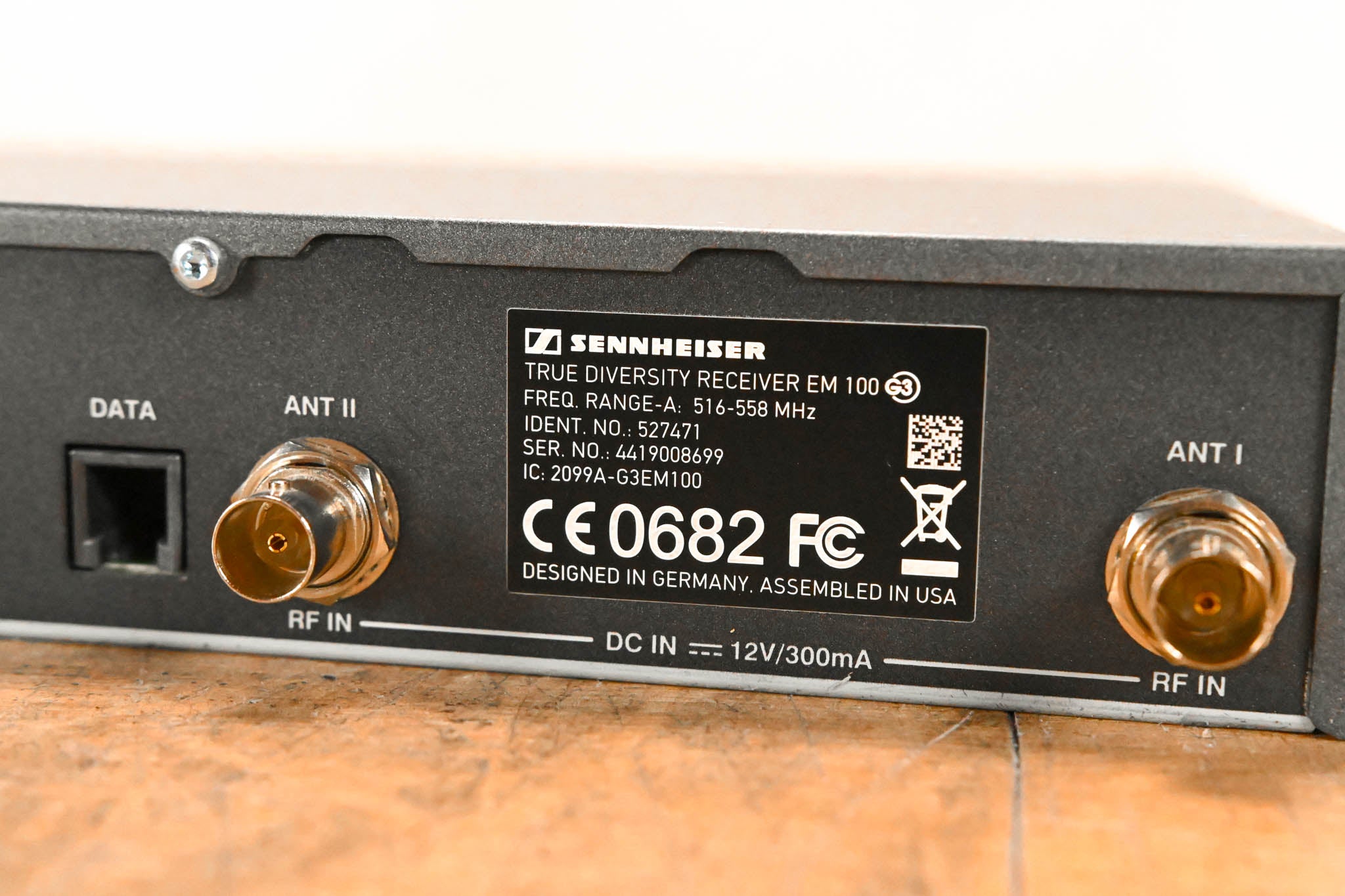 Sennheiser EM 100 G3 Wireless Receiver - A Range: 516-558 MHz