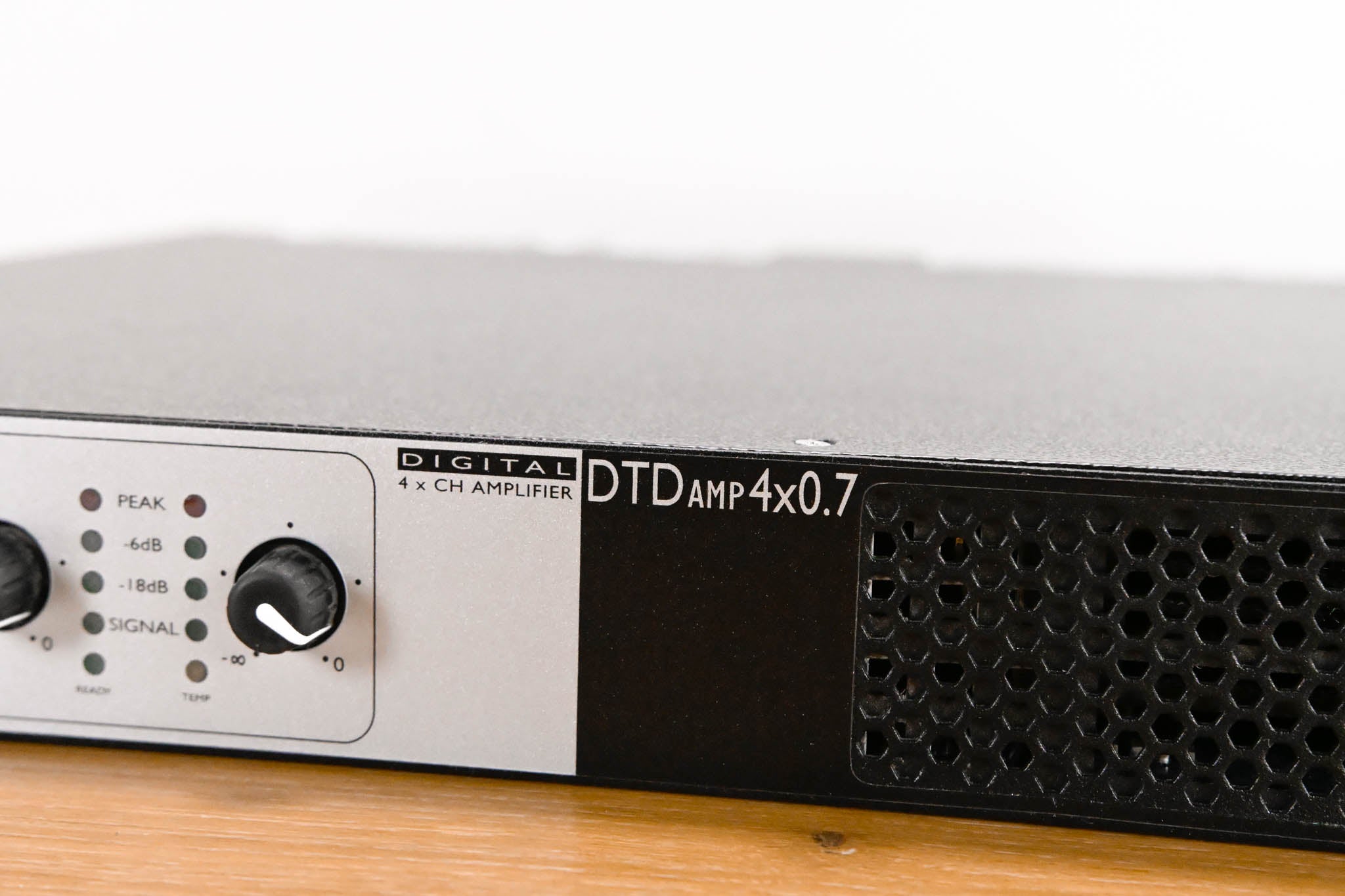 NEXO DTDAMP4X0.7U Four-Channel Power Amplifier