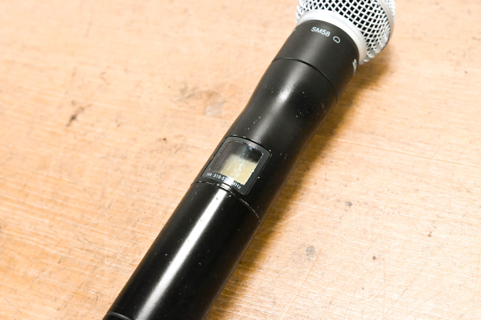 Shure UR2/SM58 Handheld Transmitter with SM58 Capsule - H4 Band