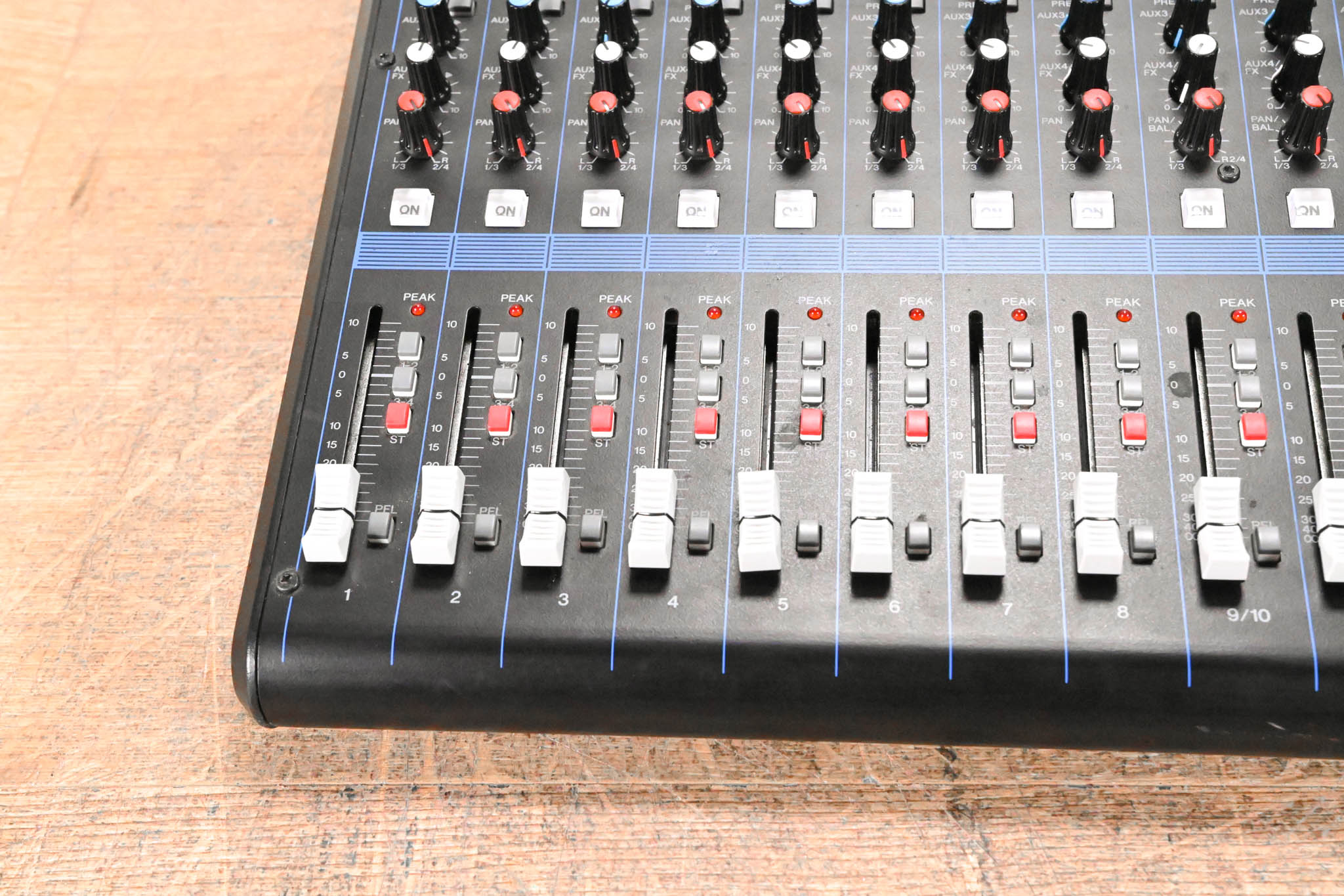 Yamaha MG16XU 16-Channel Mixer with USB and Effects