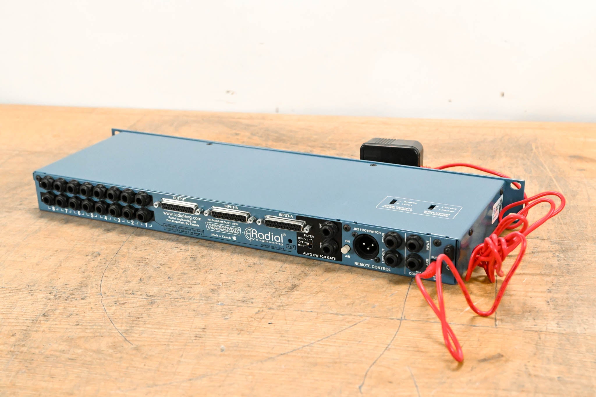 Radial Engineering SW8 MK2 8-Channel Line Level Auto-Switcher