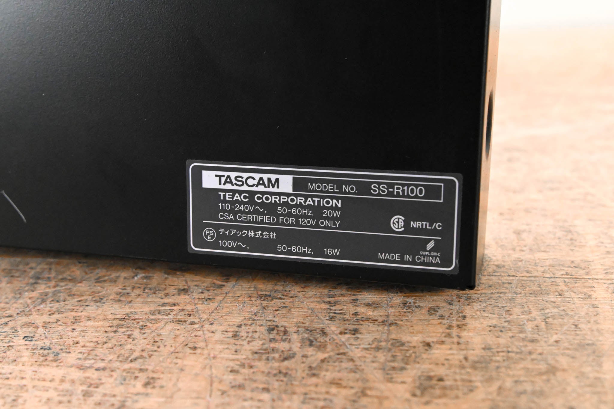 TASCAM SS-R100 Solid State Digital Digital Audio Recorder