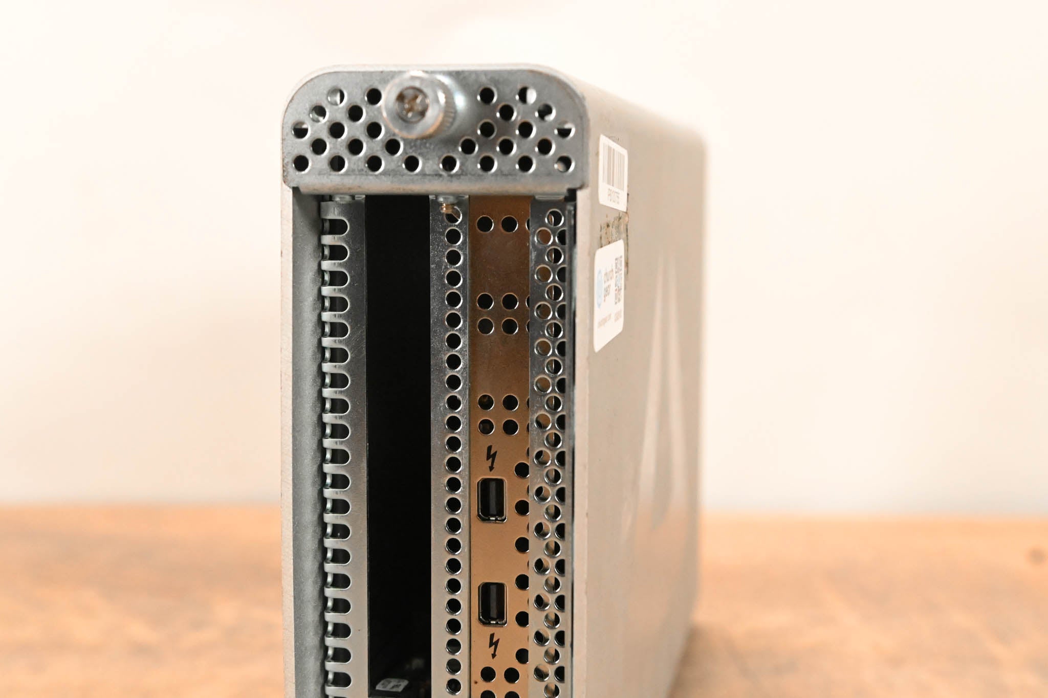 Magma EB1T ExpressBox 1T Thunderbolt 2 to PCIe Expansion Chassis NO PSU