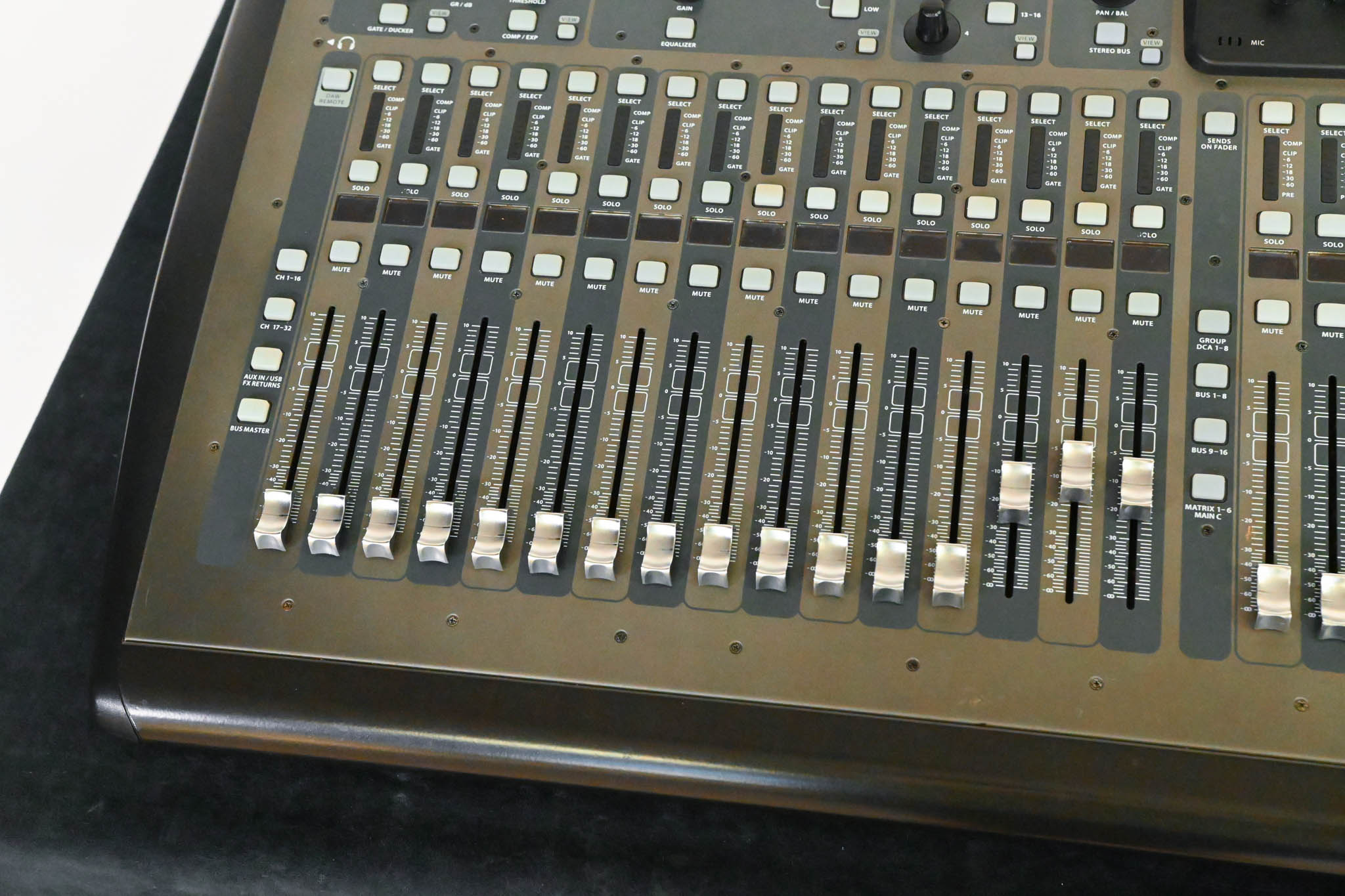 Behringer X32 40-Channel Digital Mixing Console