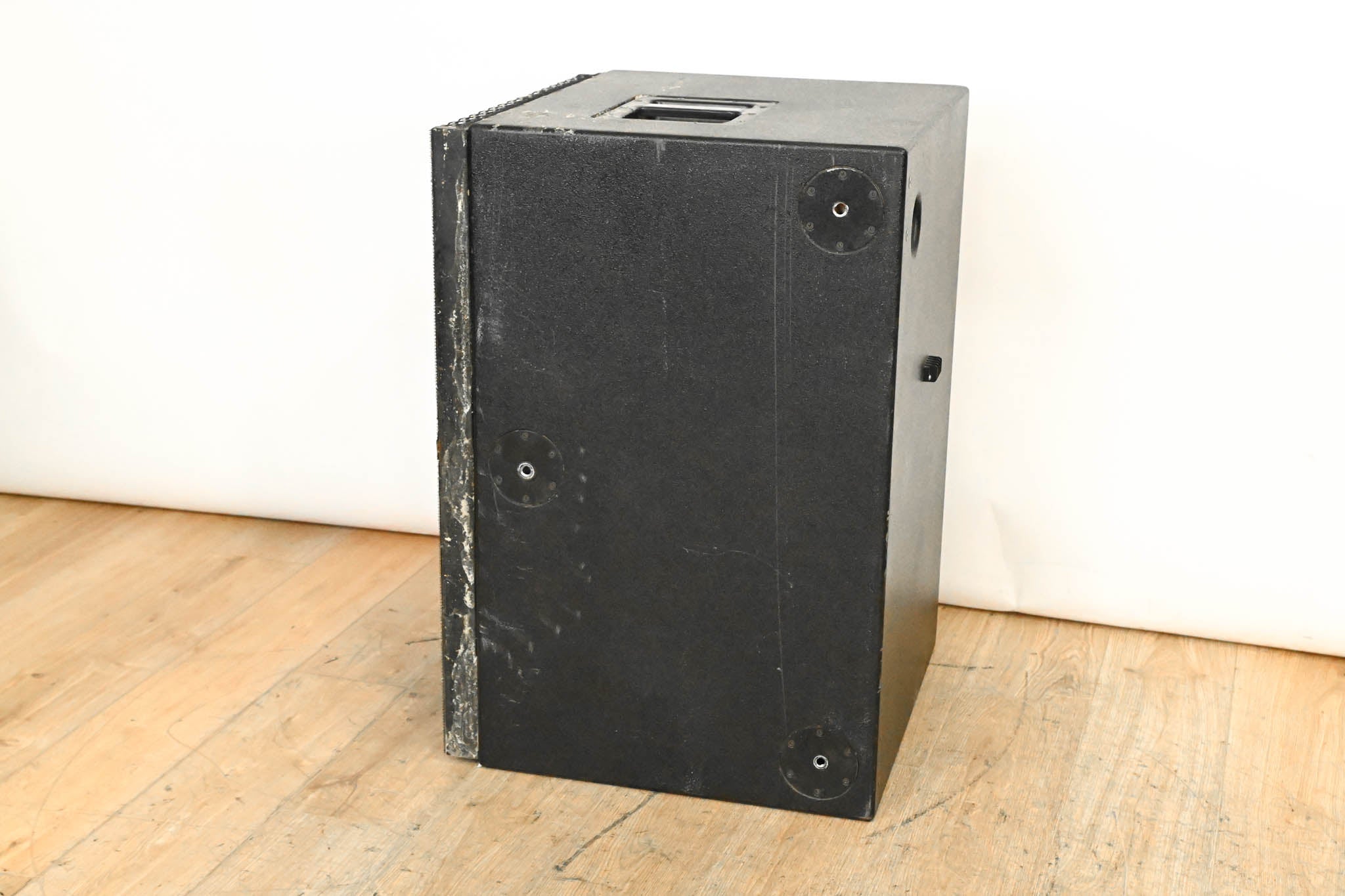 Meyer Sound UltraSeries USW-1 Dual 15" Passive Subwoofer