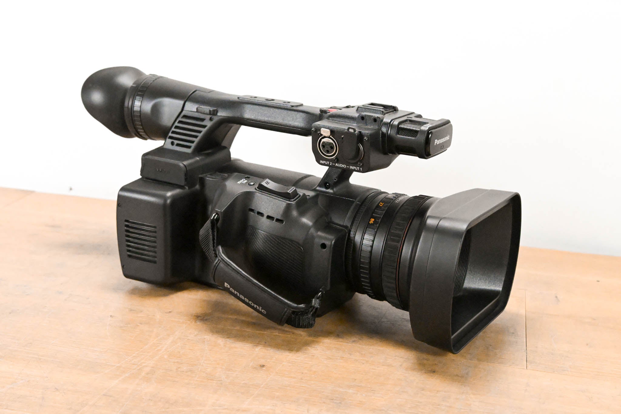 Panasonic AG-HPX250P P2 HD Handheld Camcorder