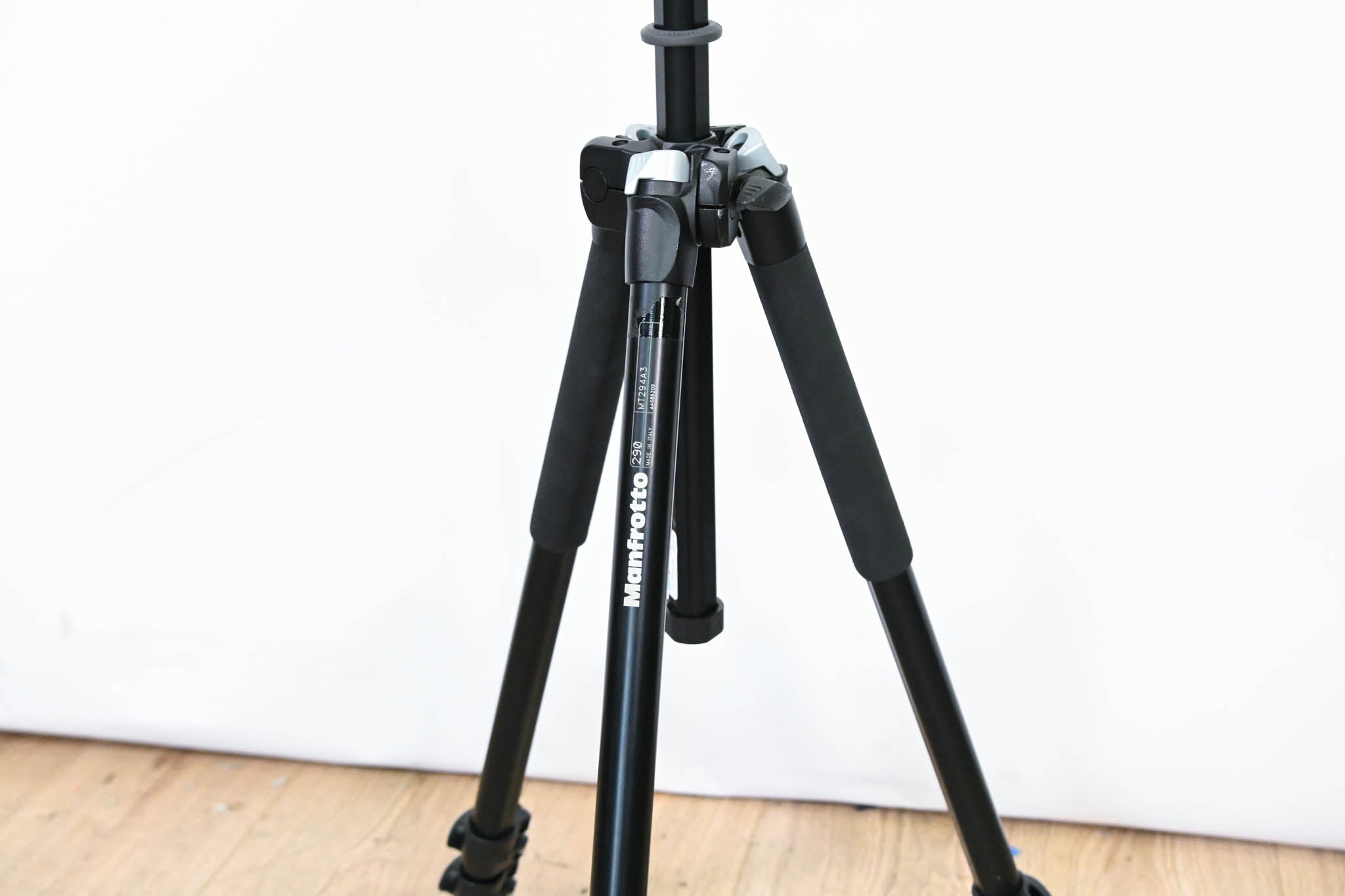 Manfrotto 496RC2 Tripod Head with 290 3-Stage Aluminum Tripod