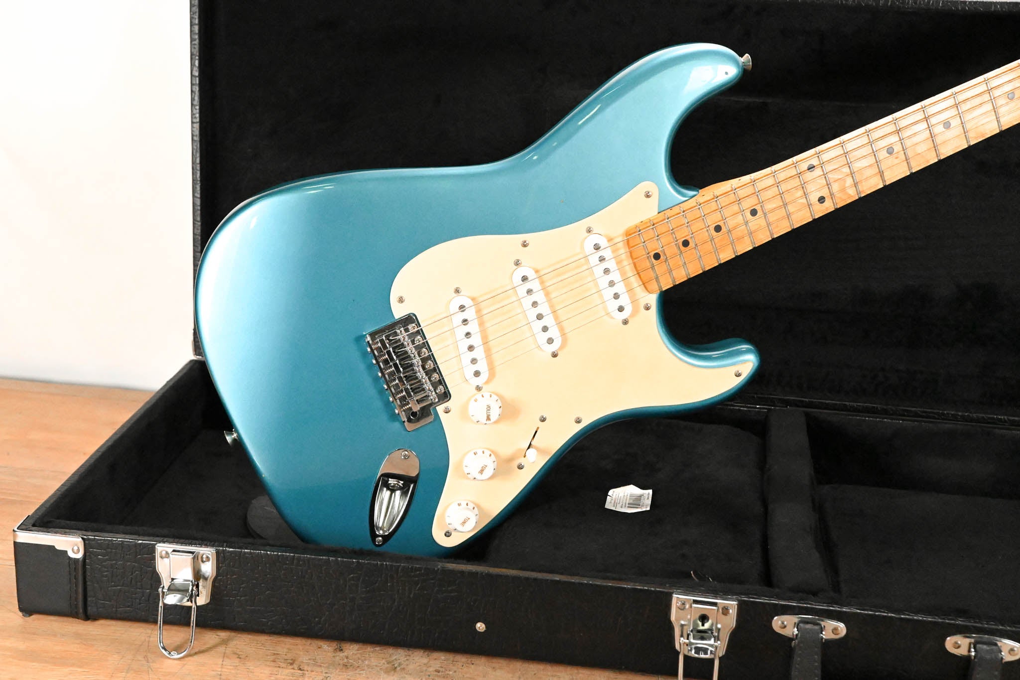 Squier Affinity Series Stratocaster - Blue with Hardshell Case