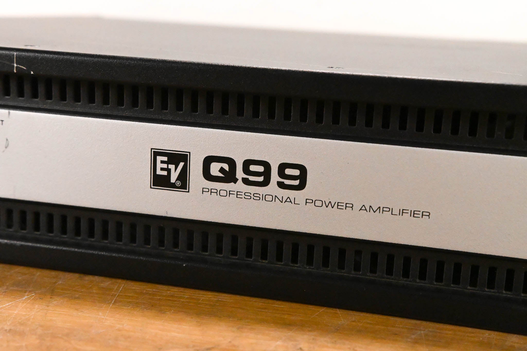 Electro-Voice (EV) Q99 2-Channel Class-H Power Amp 1250W/Ch at 2 Ohms