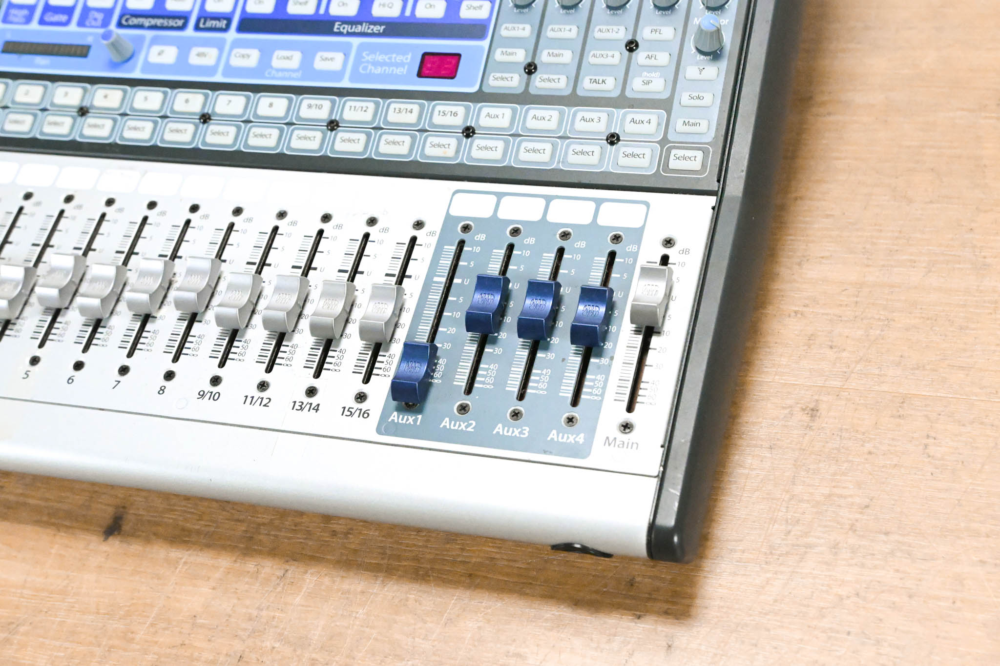 PreSonus StudioLive 16.0.2 16-Channel Digital Mixer
