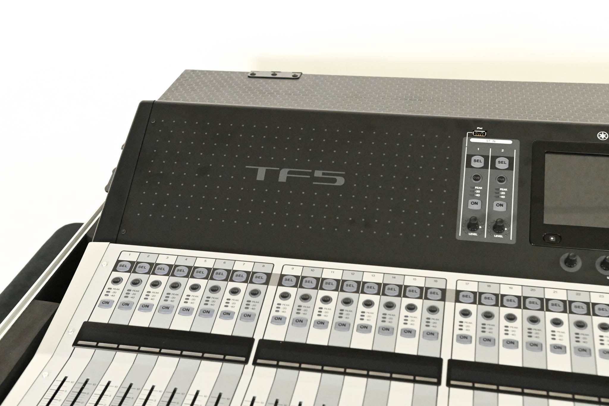 Yamaha TF5 32-Input Digital Mixing Console with Road Case