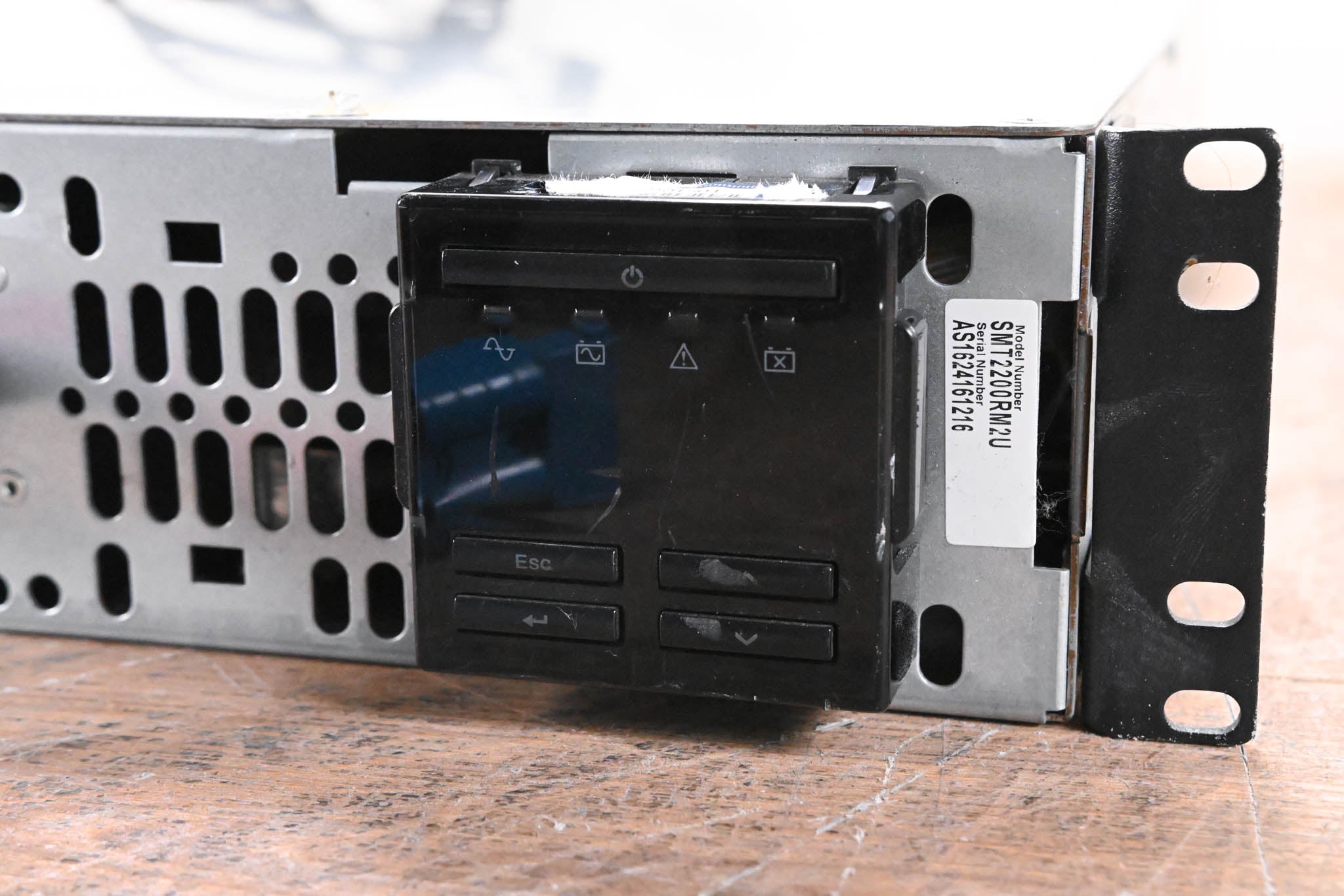 APC SMT2200RM2U Line Interactive 2200VA Smart-UPS