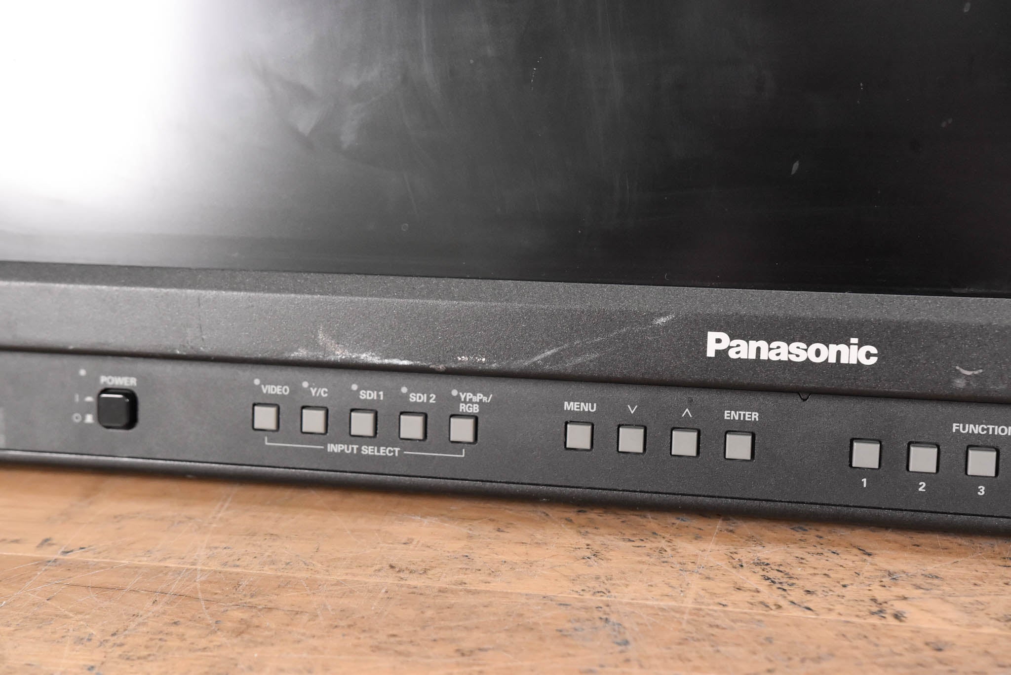 Panasonic BT-LH2600WP 26" Widescreen HD/SD LCD Monitor
