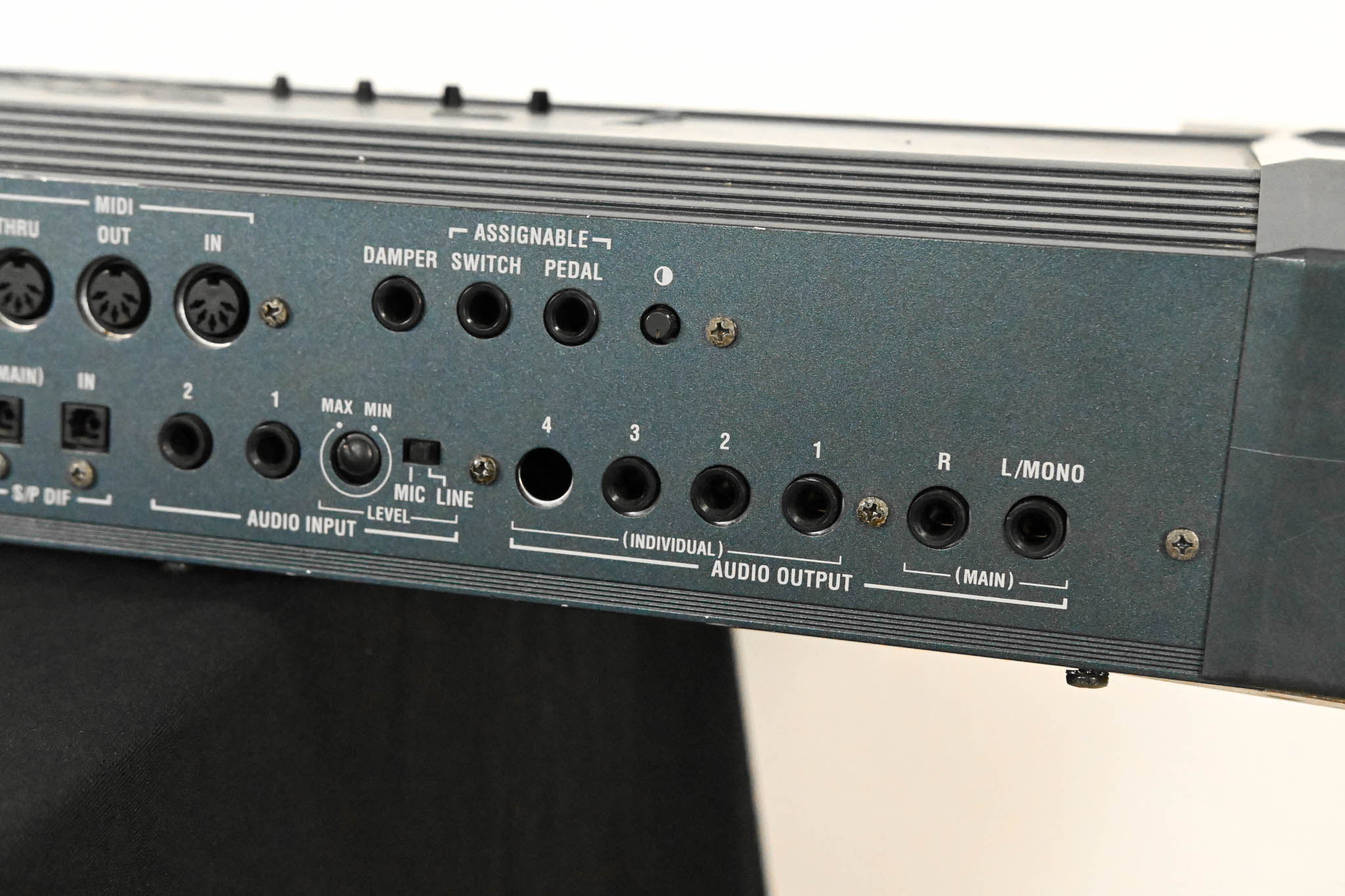 Korg Triton Extreme 76 76-Key 120-Voice Polyphonic Workstation