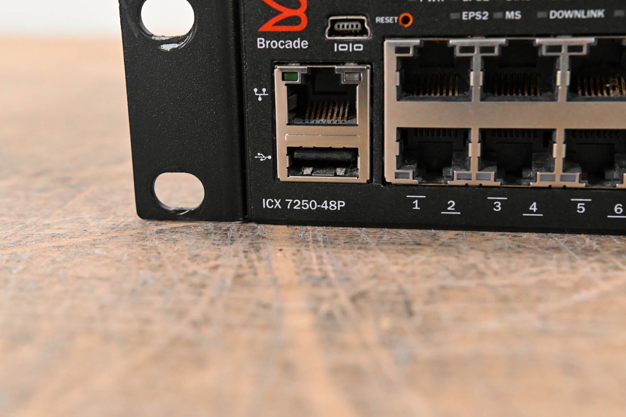 Brocade ICX 7250-48P Network Switch