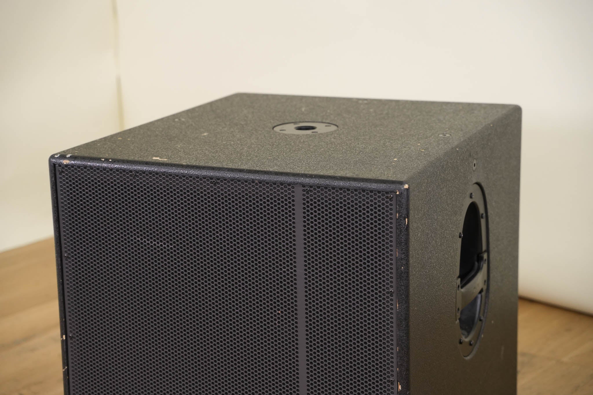 Mackie HD1801 1600W 18" Powered Subwoofer