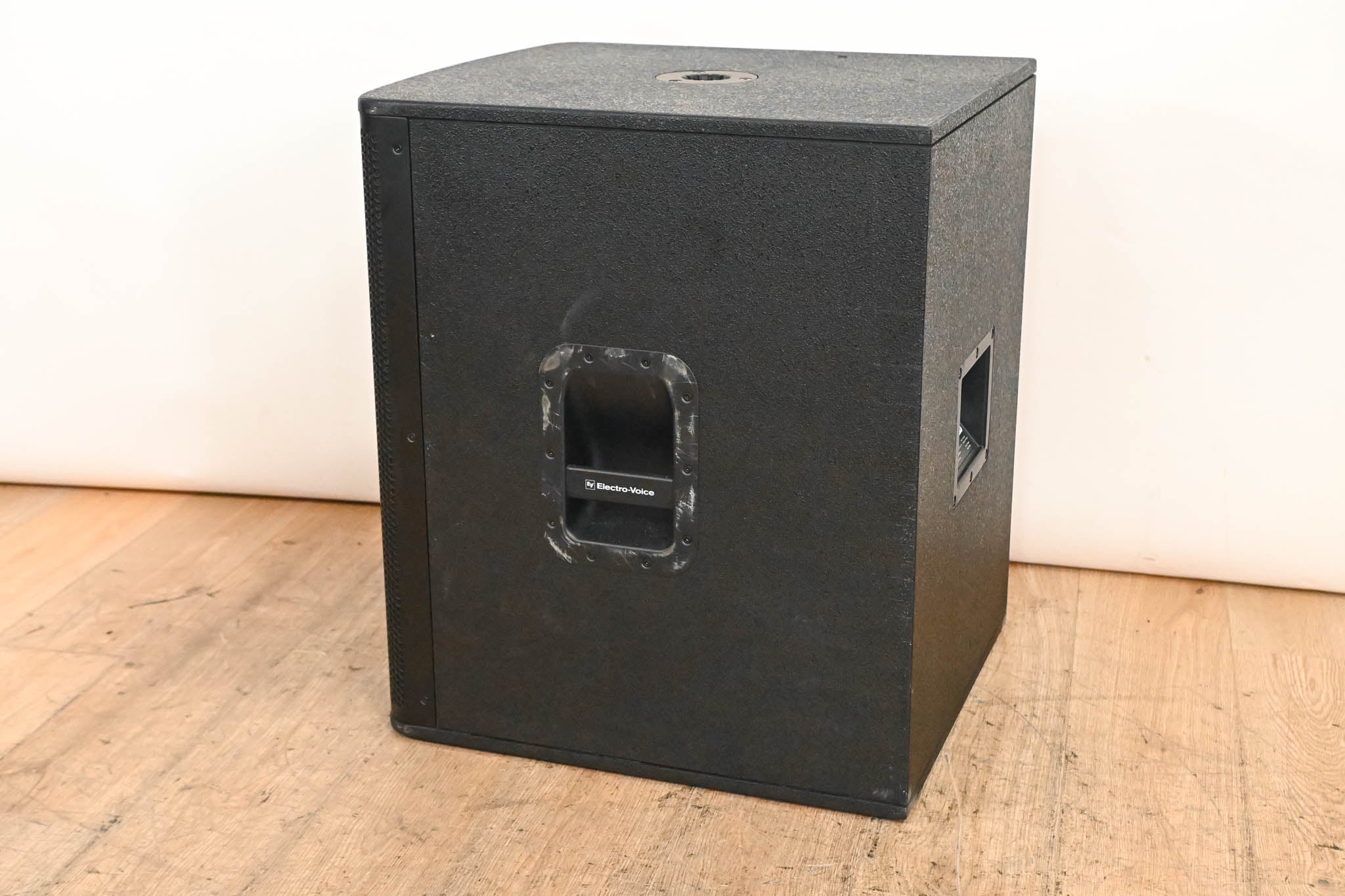 Electro-Voice (EV) ELX118 18