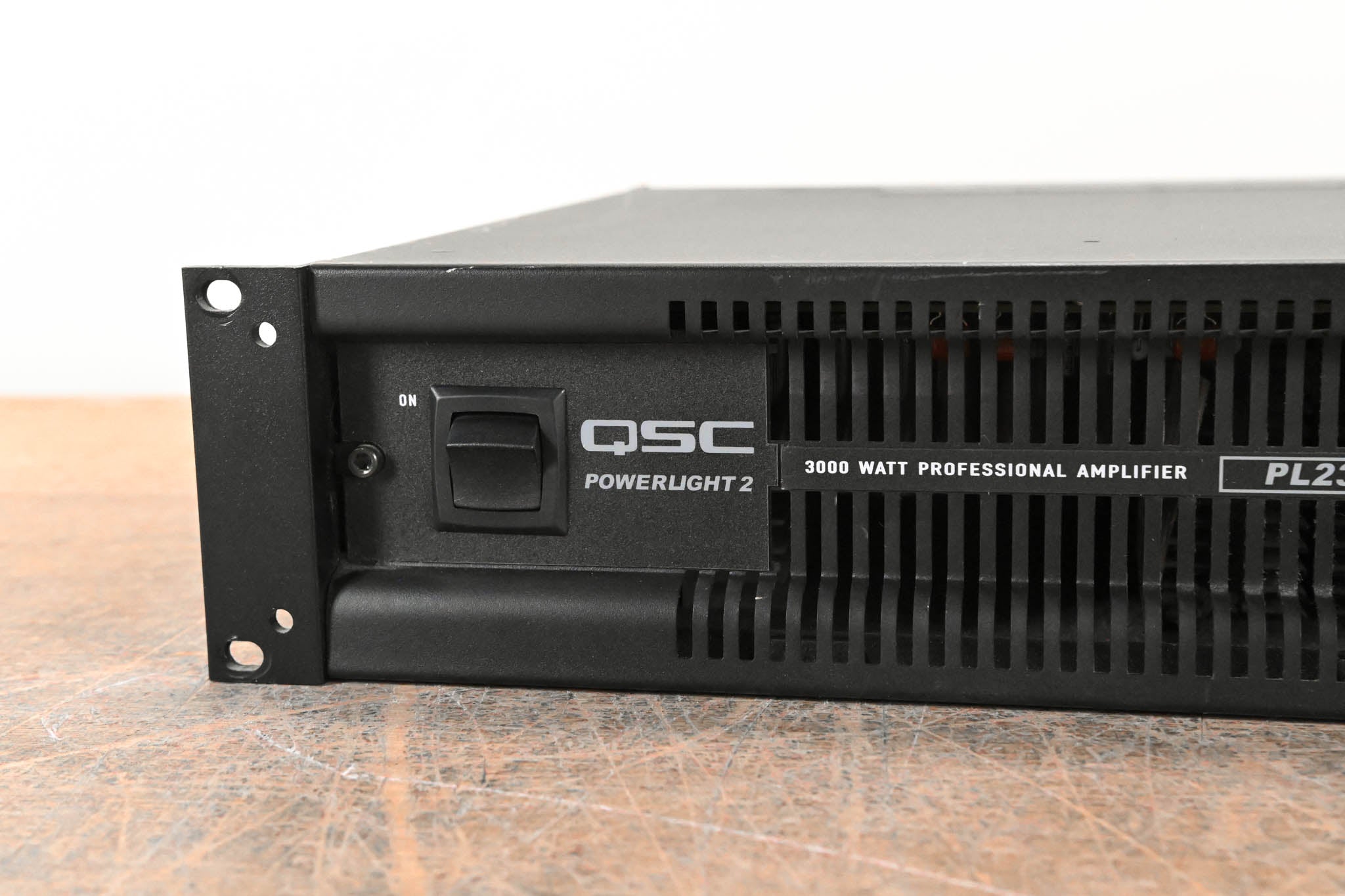 QSC PL230 PowerLight 2 Series 2-Channel 1500W Power Amplifier