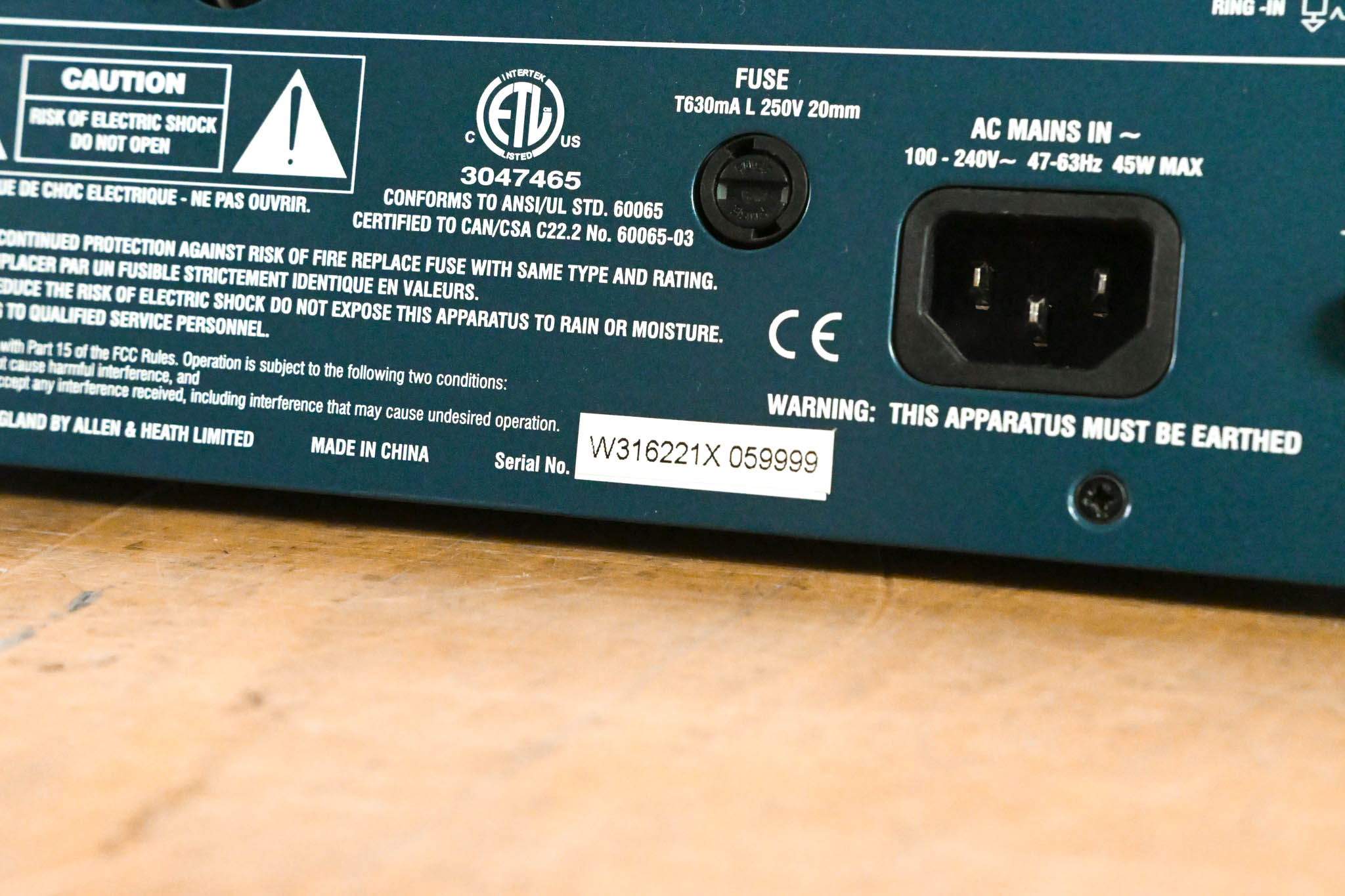 Allen & Heath MixWizard WZ3 16:2 16-Channel Analog Mixer