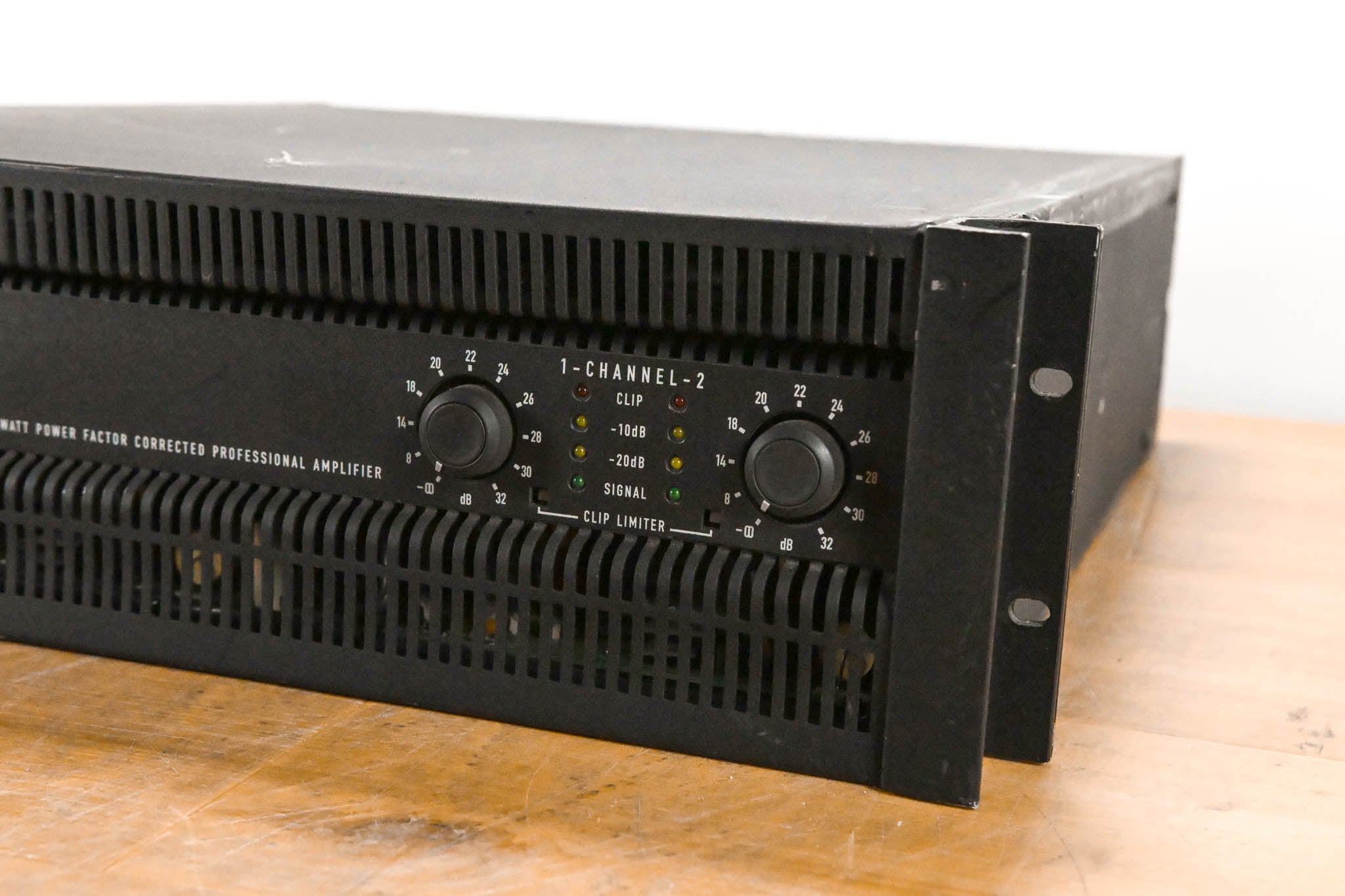 QSC PowerLight 9.0 PFC Power Factor Corrected 2-Channel Power Amplifier