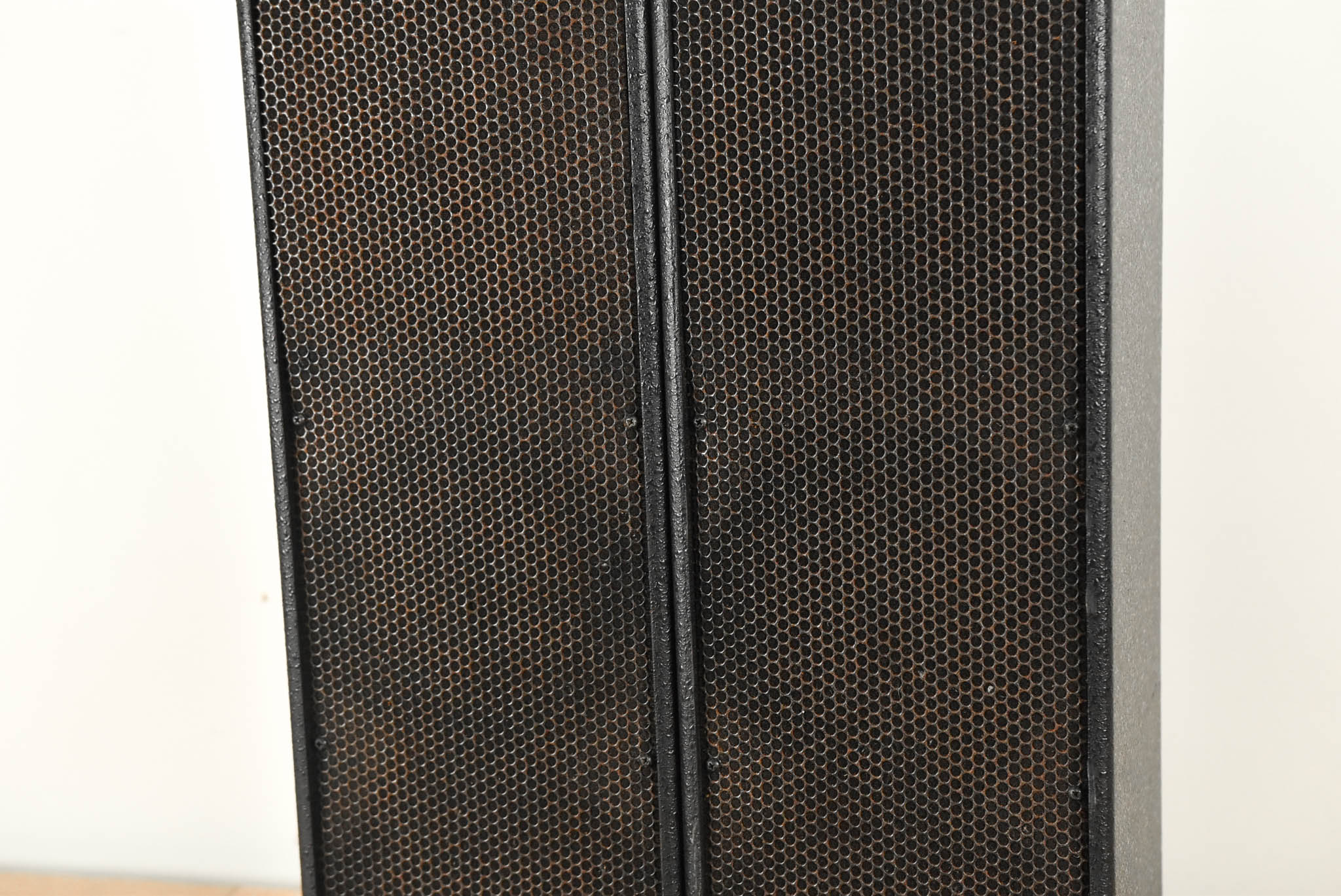 EAW UB52i Two-Way Full Range Passive Loudspeaker (PAIR)