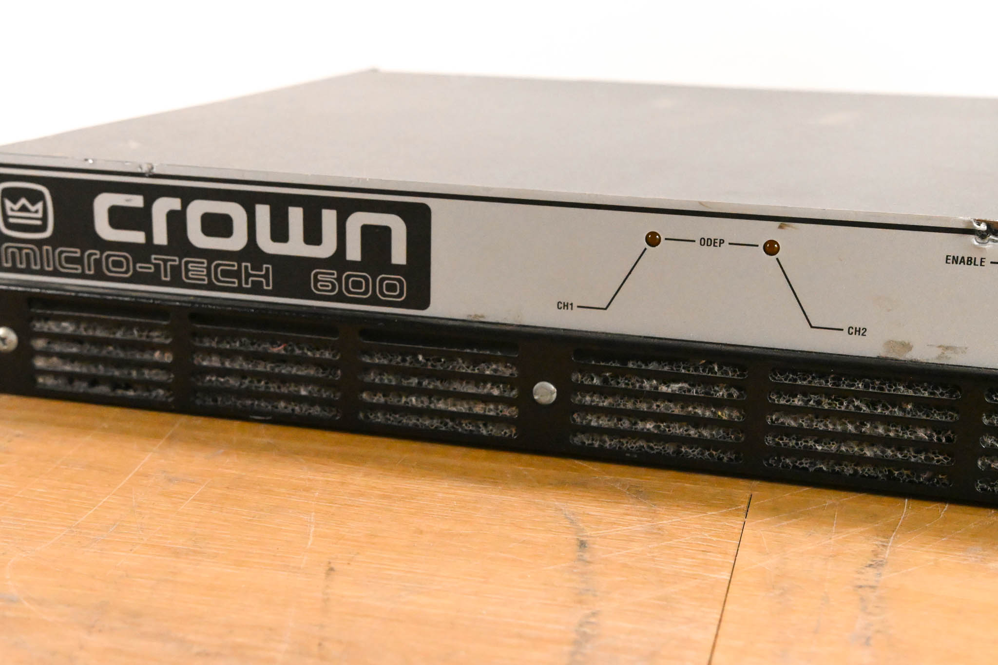 Crown Micro-Tech 600 2-Channel Power Amplifier