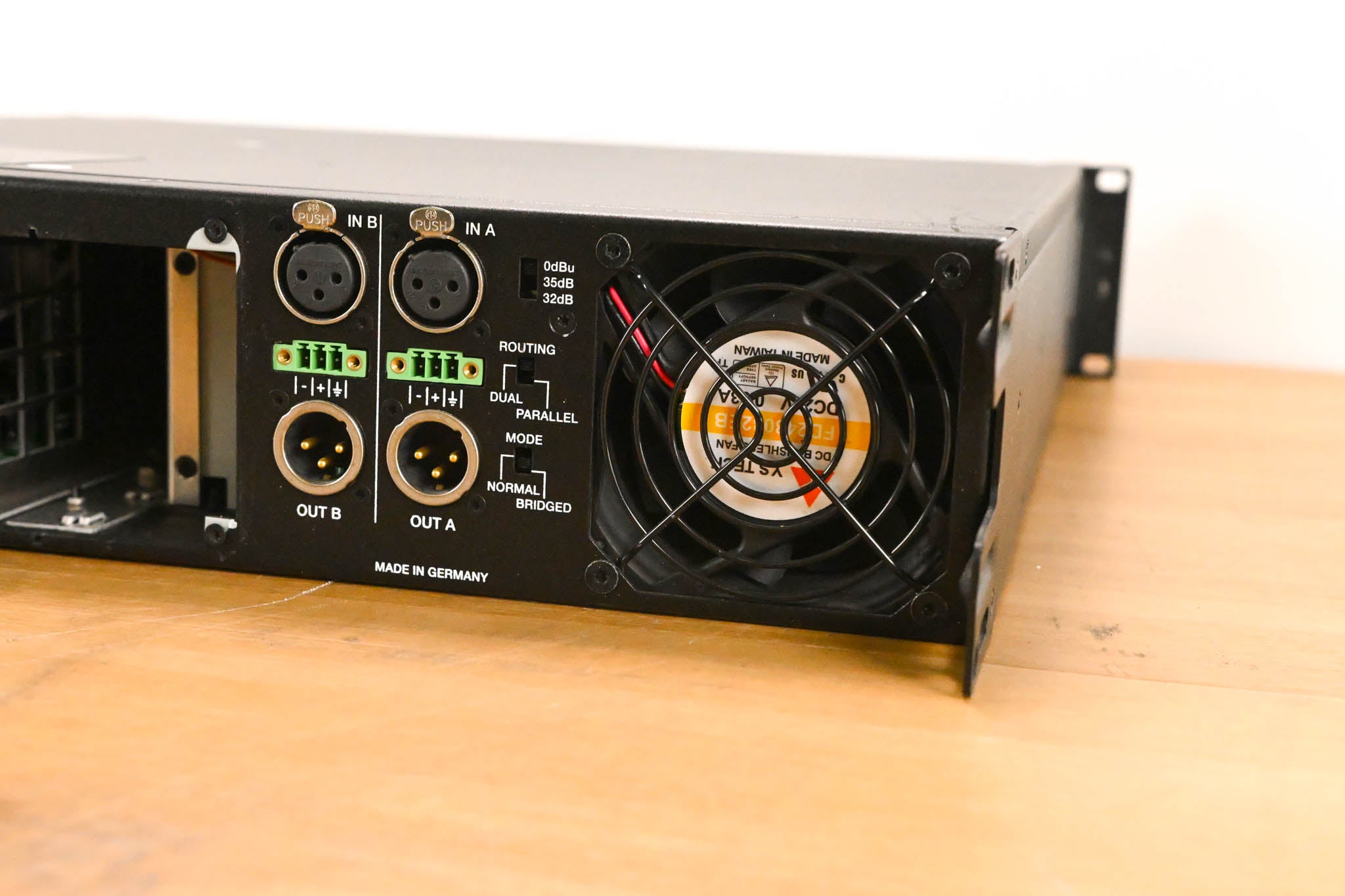 Electro-Voice (EV) TG-7 Tour-Grade Stereo Power Amplifier