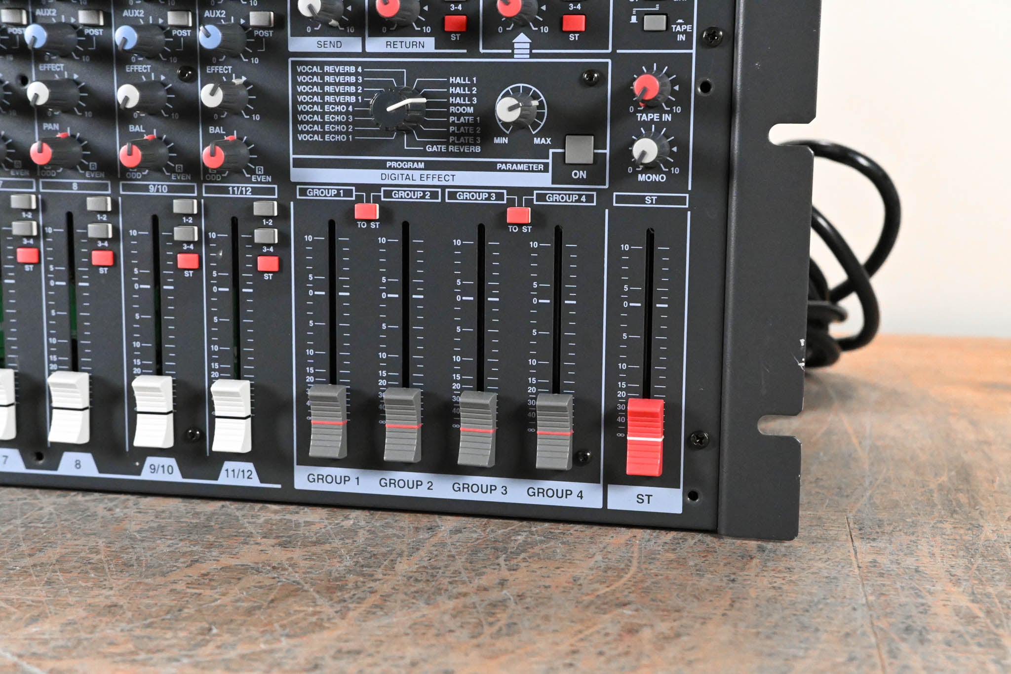 Yamaha MV12/6 12-Channel Rackmount Mixer