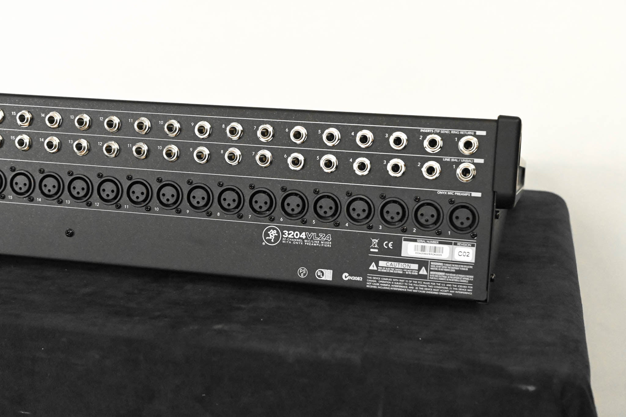 Mackie 3204VLZ4 32-Channel 4-Bus Effects Mixer with USB