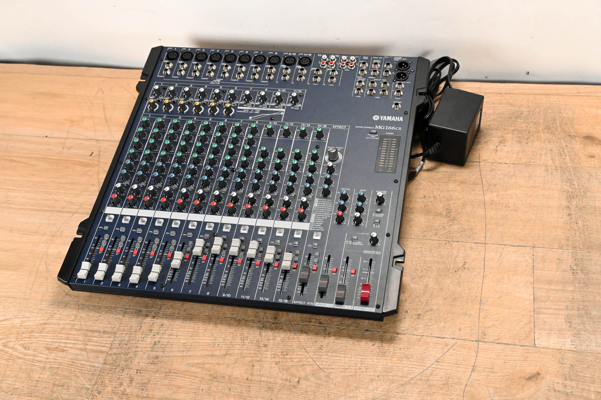 Yamaha MG166CX 16-Channel, 6-Bus Analog Mixer