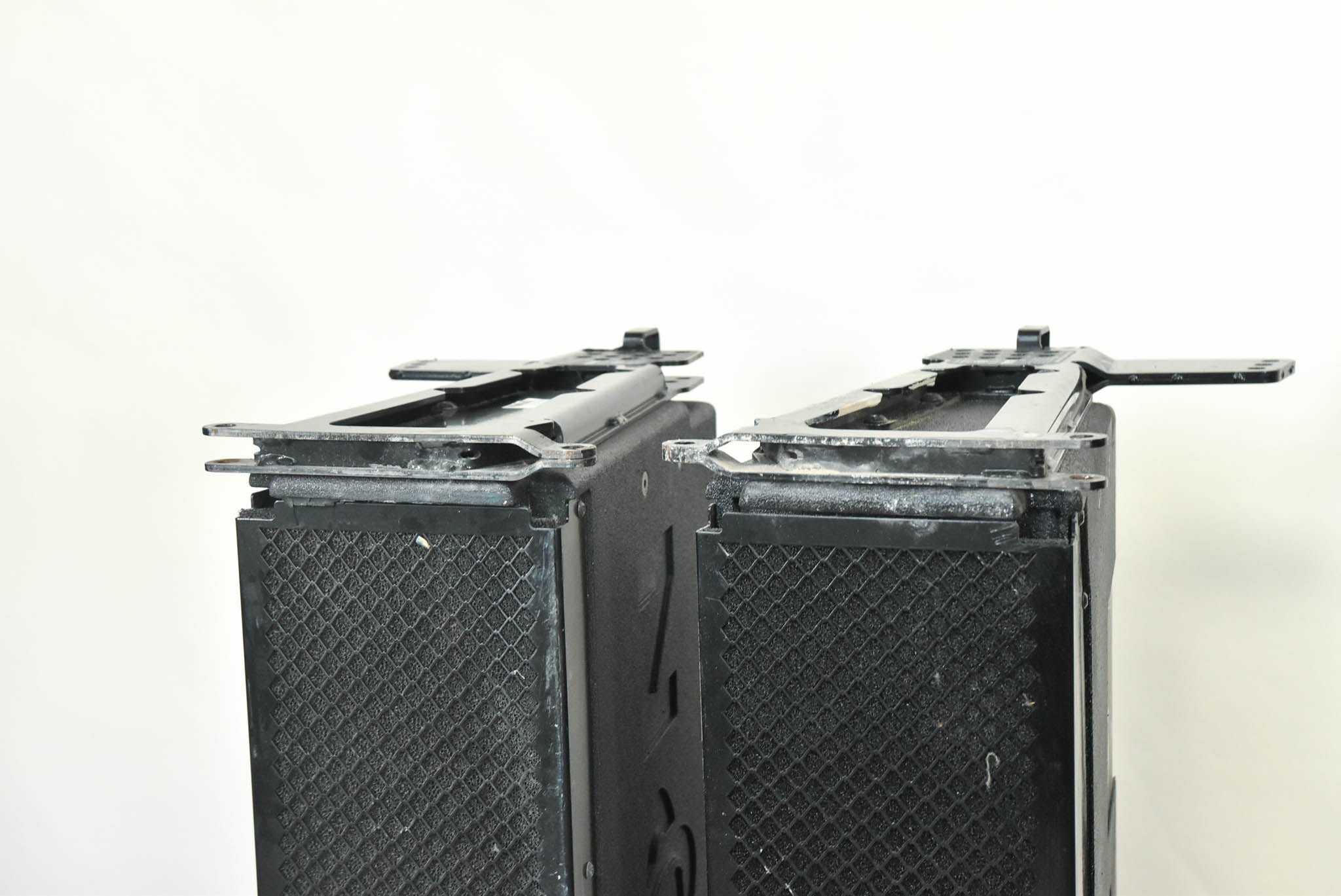 Soundbridge Xyon 7208XY Compact Line-Array Speaker (PAIR)
