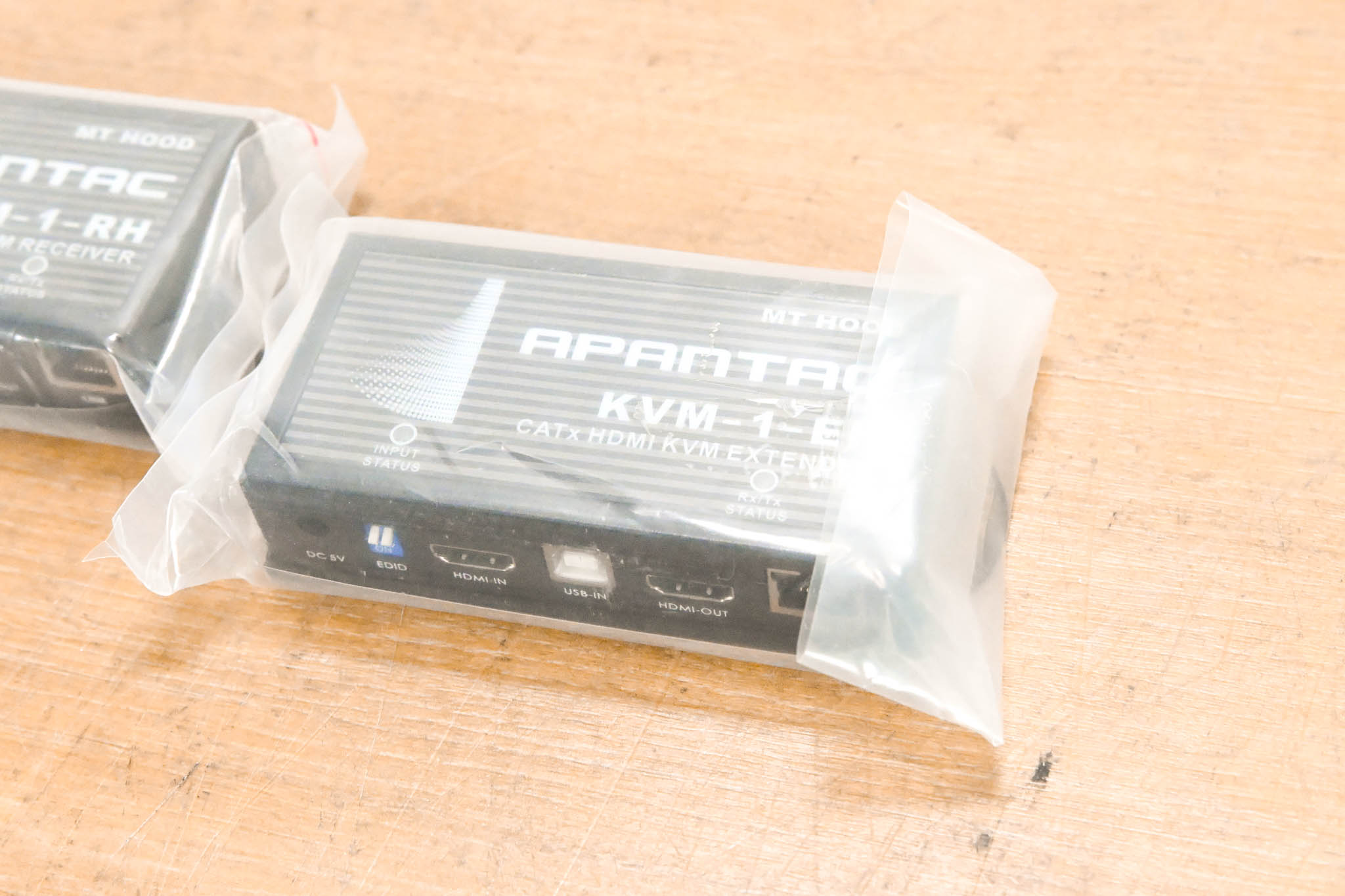 Apantac MT HOOD KVM-SET-10 HDMI KVM Extender Pair